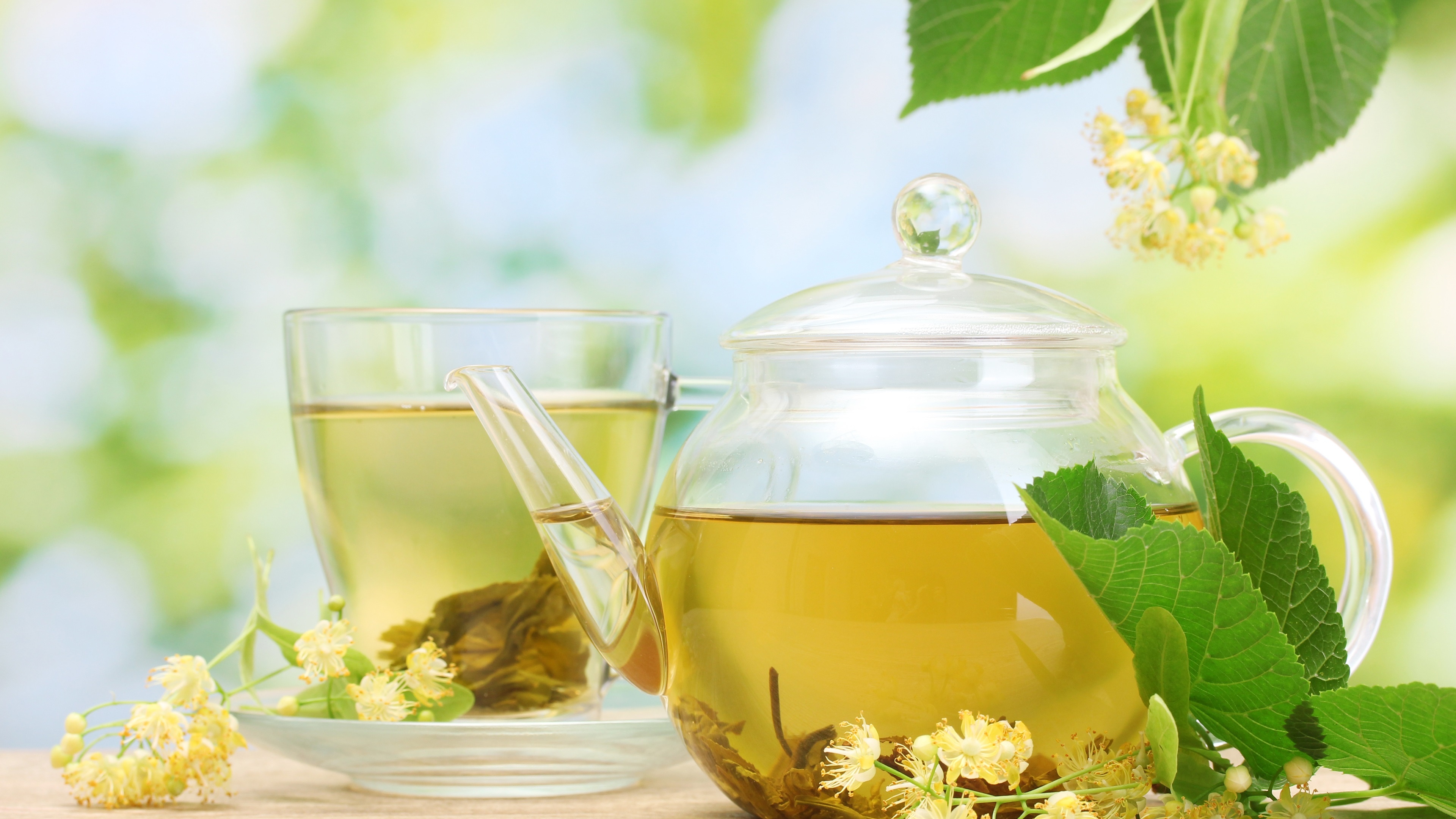 Jasmine tea teapot, Floral drink, Saucer and cup, Delicate blend, 3840x2160 4K Desktop