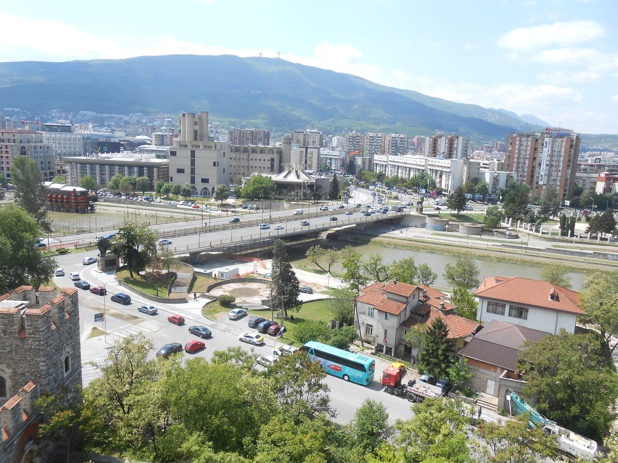 Skopje, Macedonia, Cultural border, Europe and Asia, 2000x1500 HD Desktop