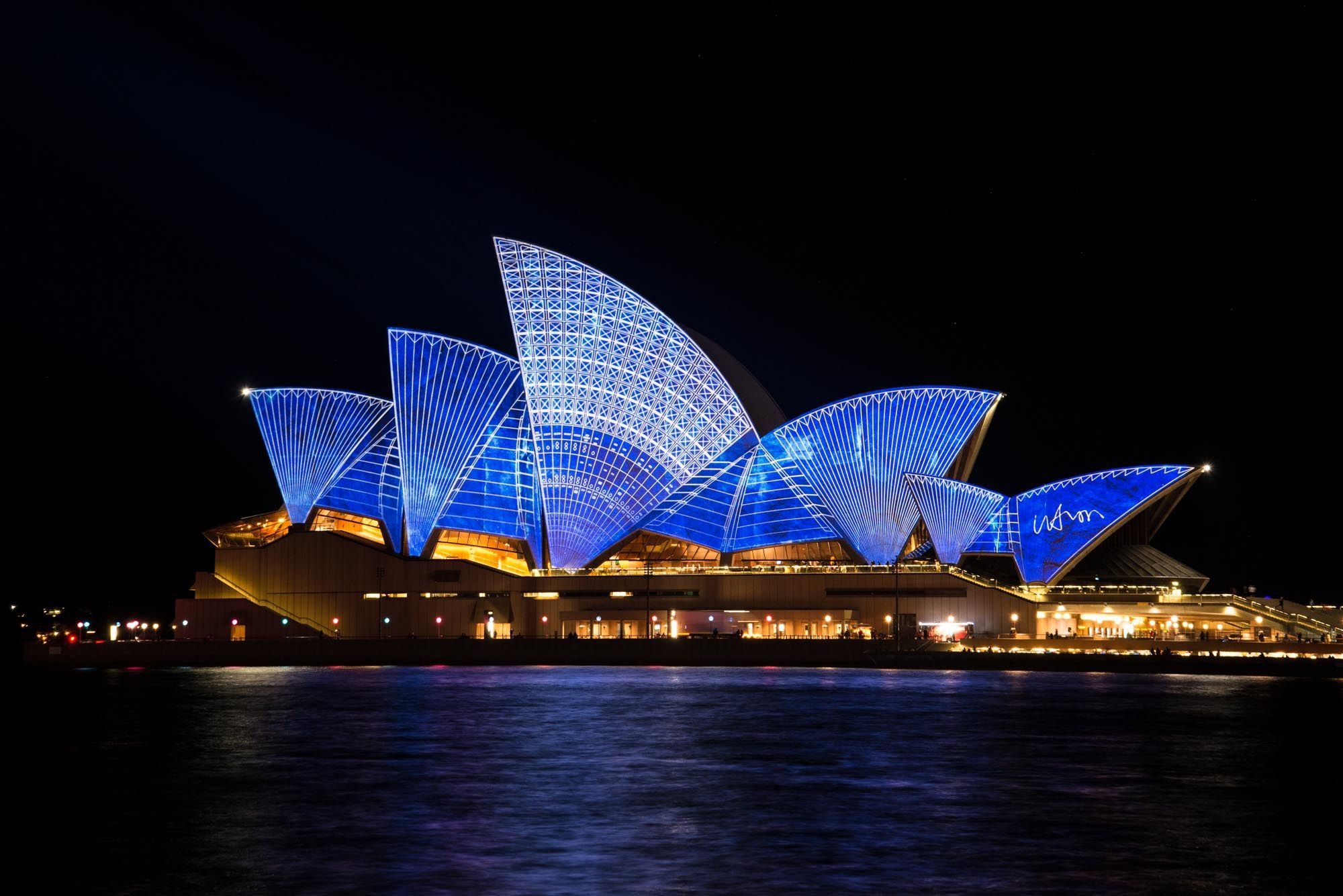 Sydney: Opera House, A home to the State Library of New South Wales. 2000x1340 HD Background.