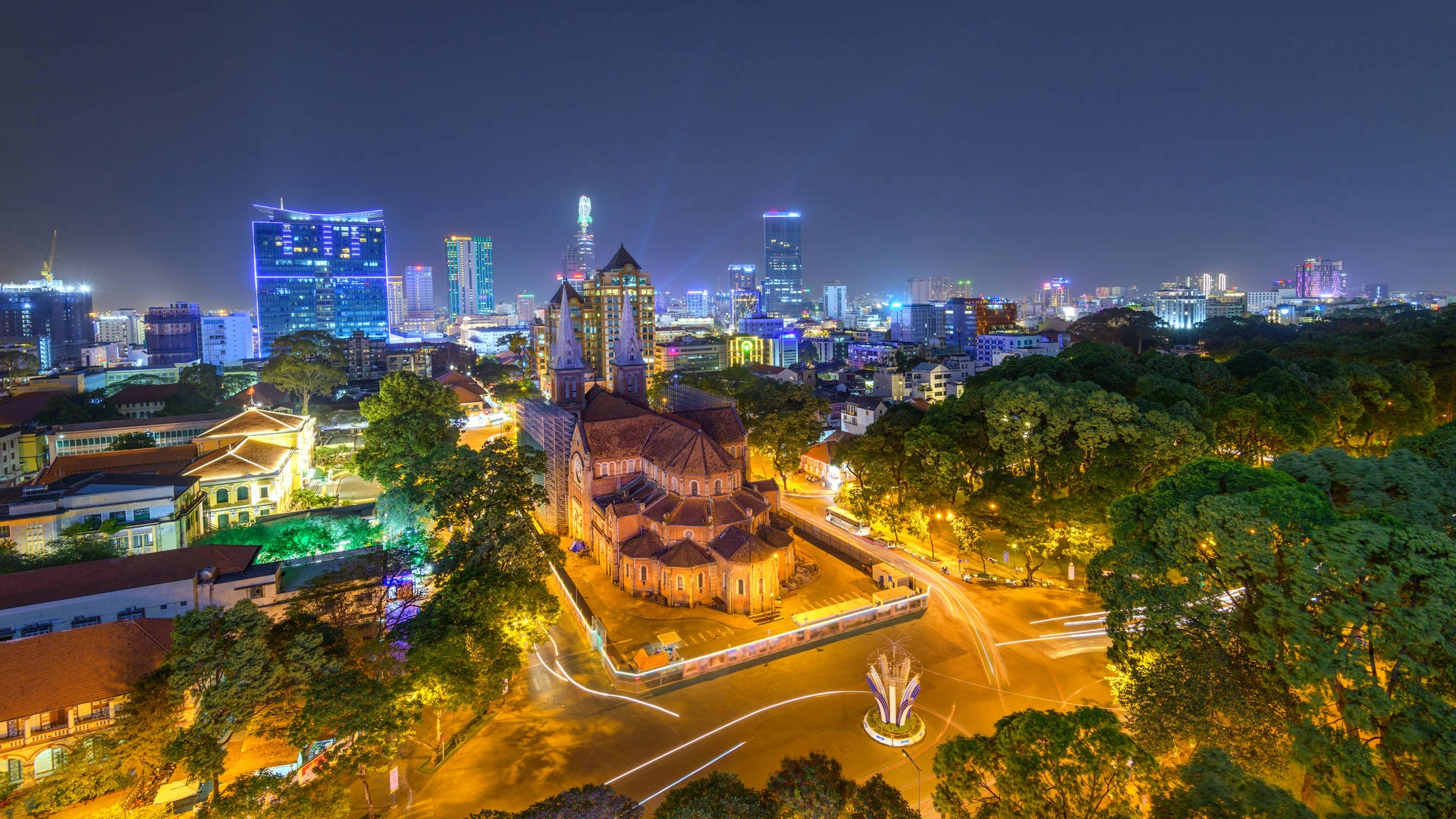 Ho Chi Minh City, City that never sleeps, Vibrant nightlife, Bustling activities, 1920x1080 Full HD Desktop