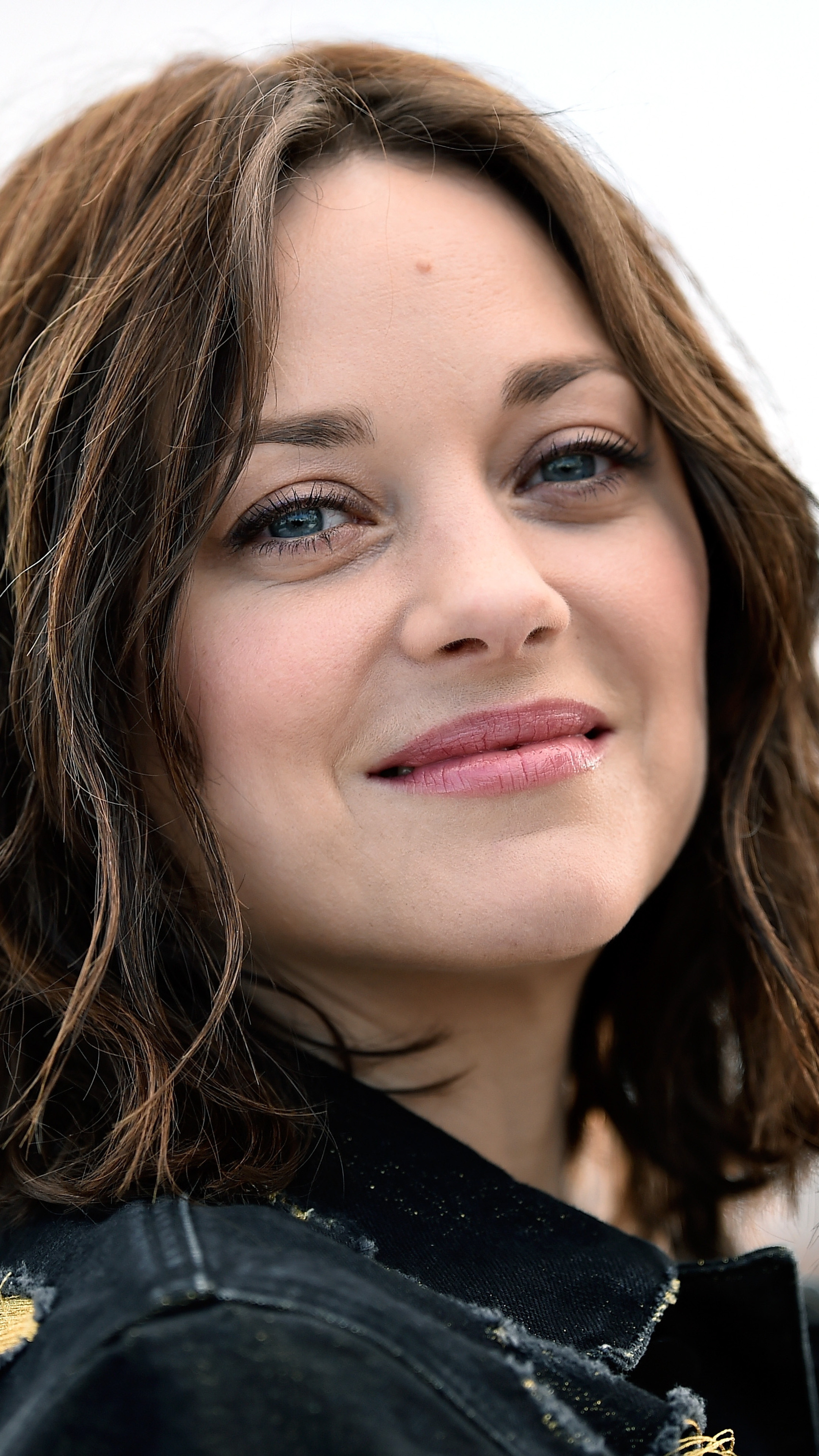 Smiling Marion Cotillard, Sony Xperia wallpapers, 4K resolution, 2160x3840 4K Phone