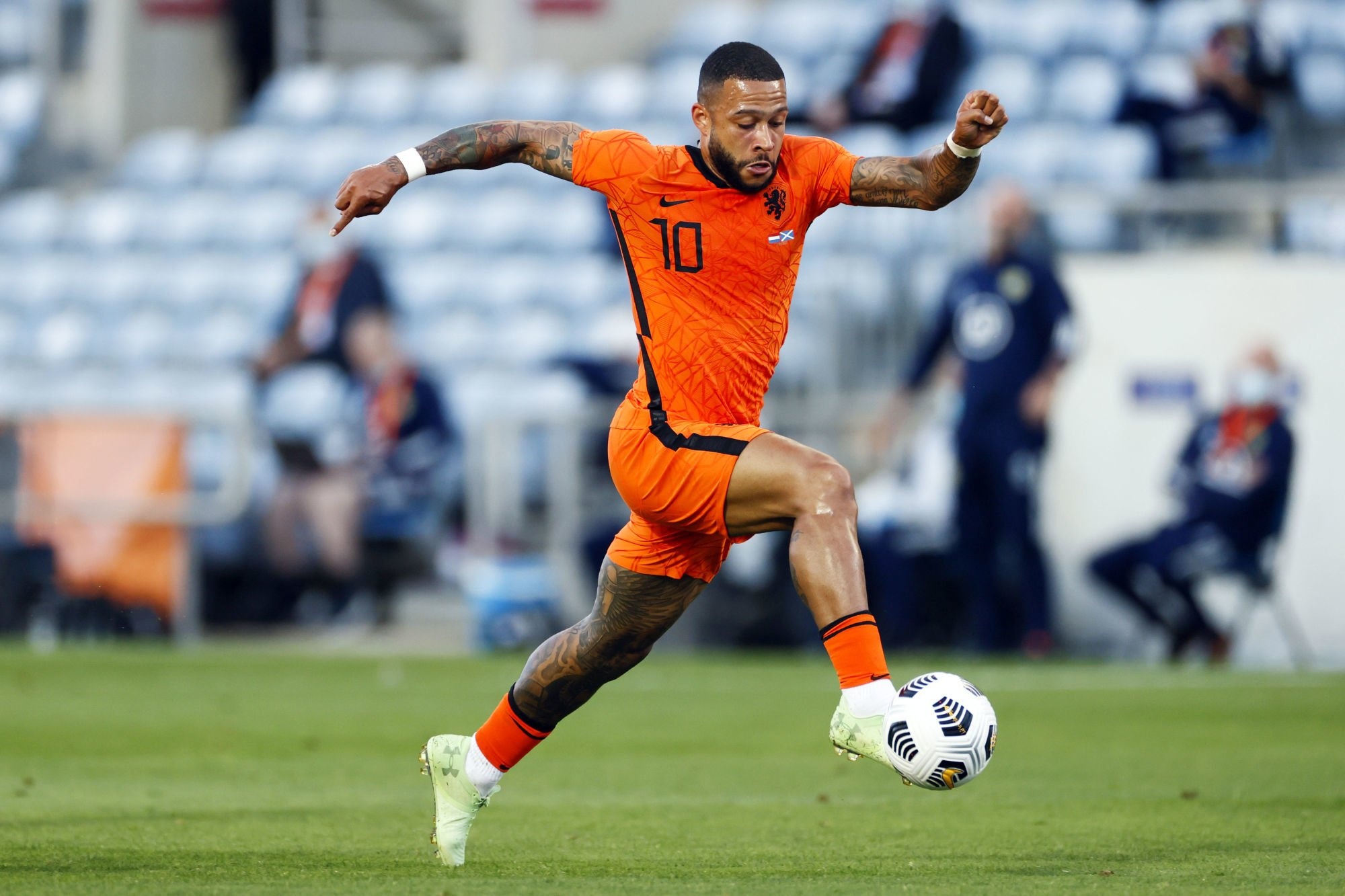 FC Barcelone memphis depay, Transfer news, Unintended announcement, Exciting signing, 2000x1340 HD Desktop
