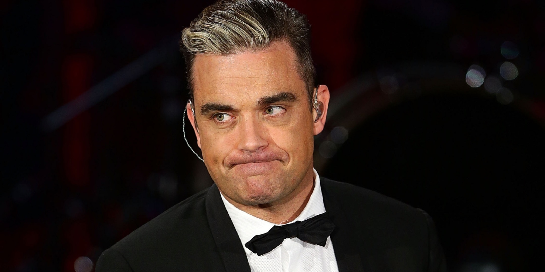 Robbie Williams, Free download high definition wallpapers, 2160x1080 Dual Screen Desktop