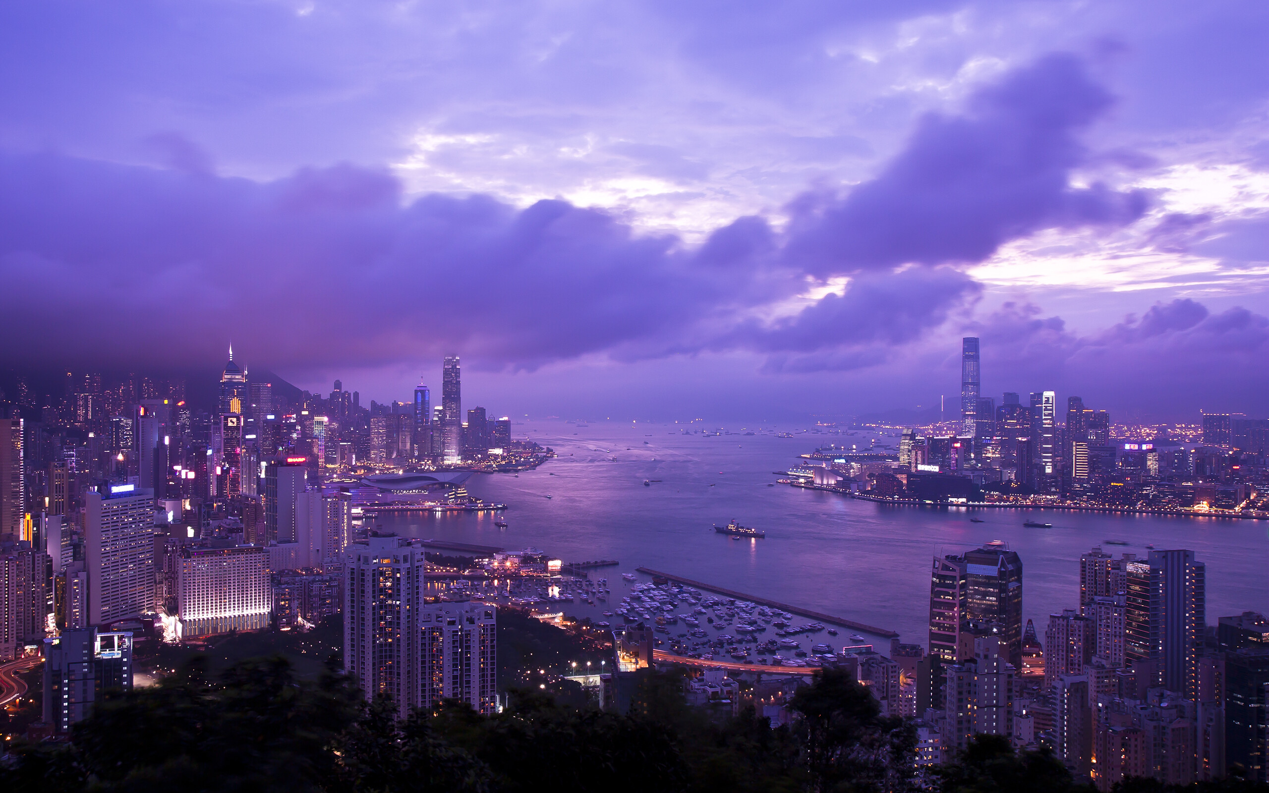 Hong Kong: HK, Victoria Harbour, Cityscape. 2560x1600 HD Background.