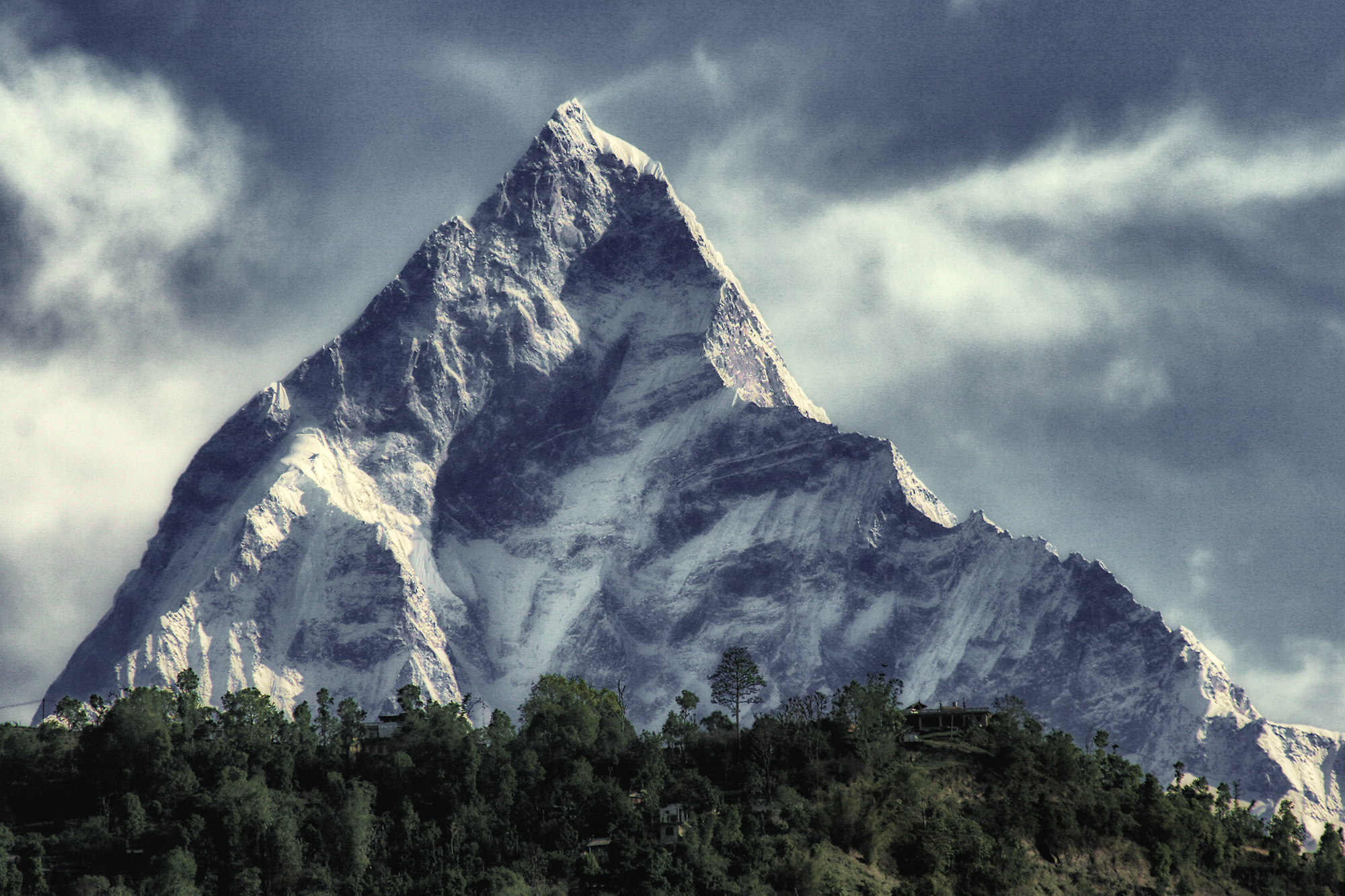 Annapurna mountains, Machapuchare peak, Nepal's beauty, Spectacular scenery, 2000x1340 HD Desktop