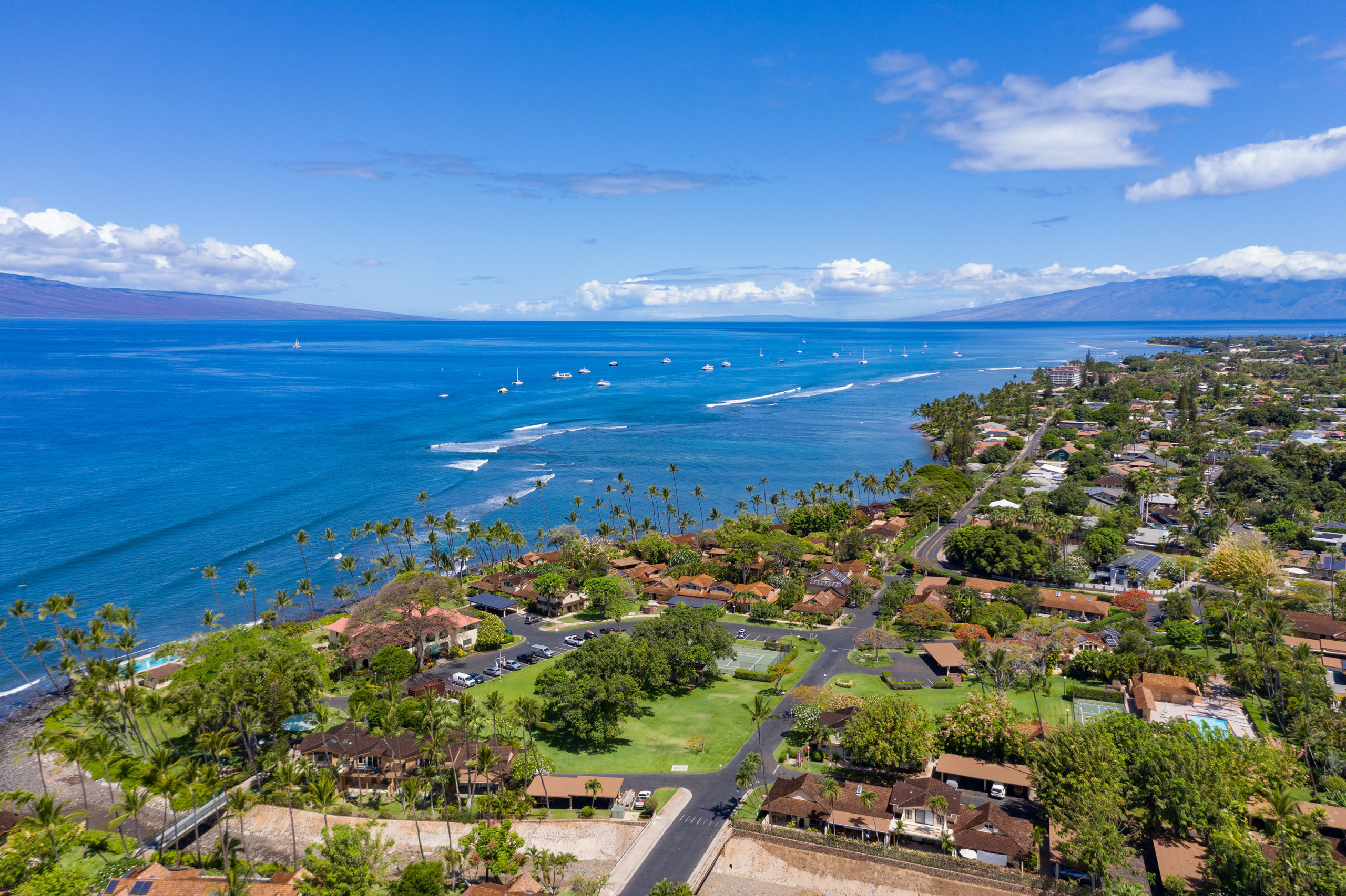 Lahaina living, Maui real estate, 2560x1710 HD Desktop