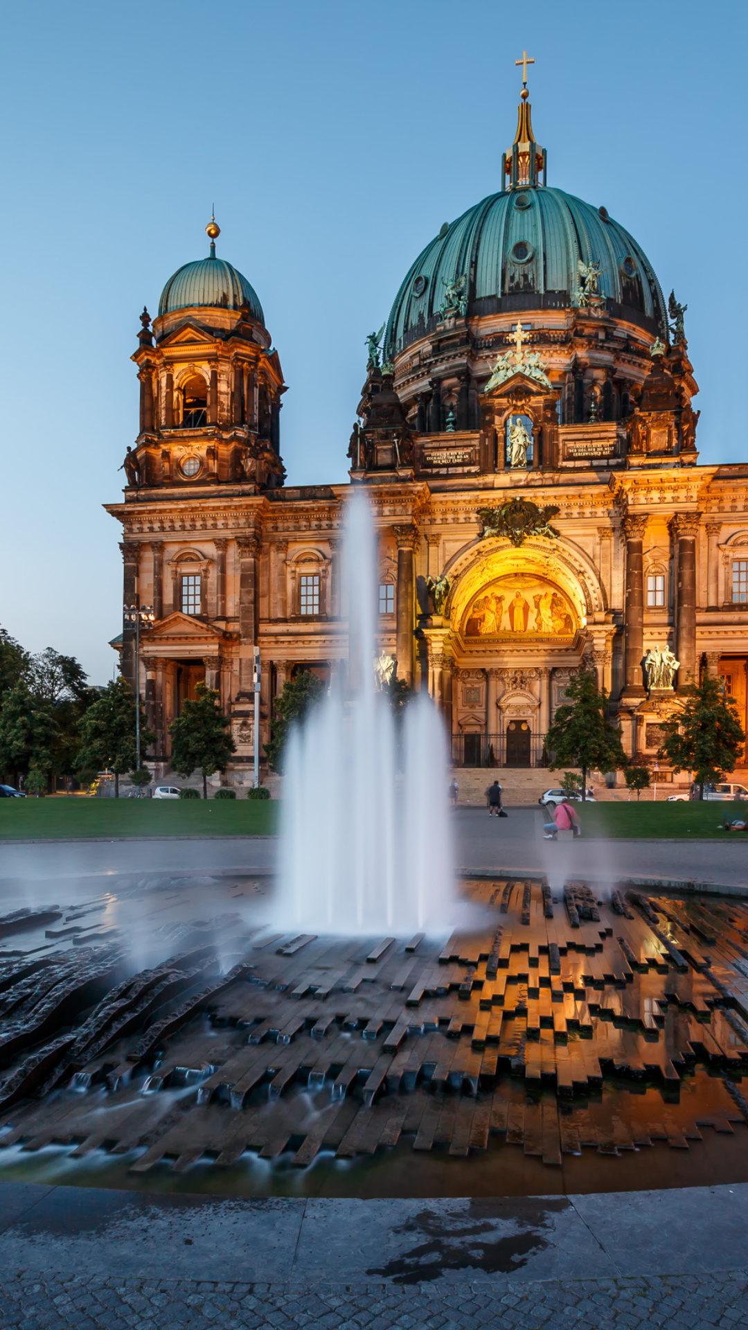 Berlin Cathedral, Architectural splendor, Timeless beauty, Dome of grace, 1080x1920 Full HD Phone