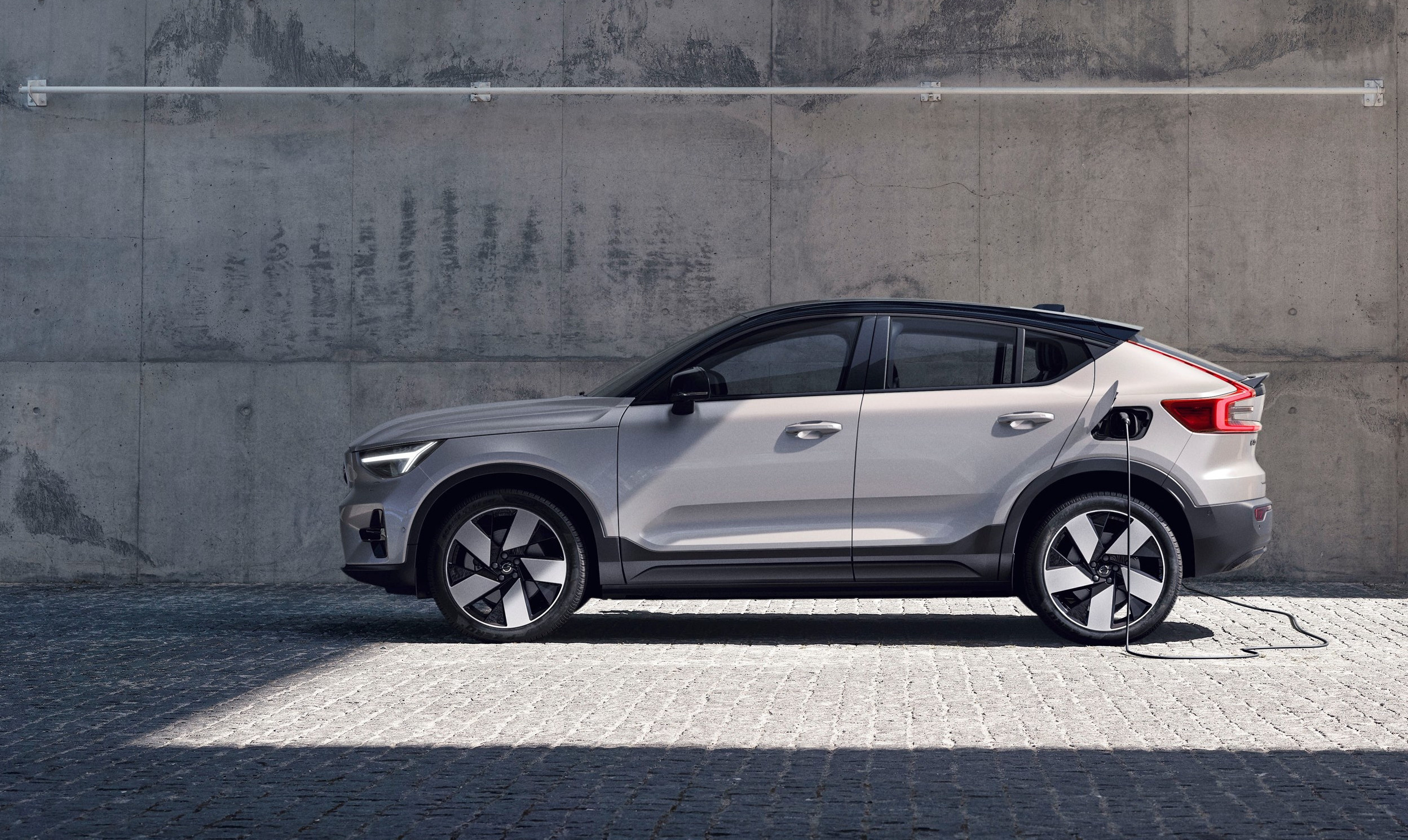 Volvo C40, Sustainable mobility, Electric revolution, State-of-the-art technology, 2500x1490 HD Desktop