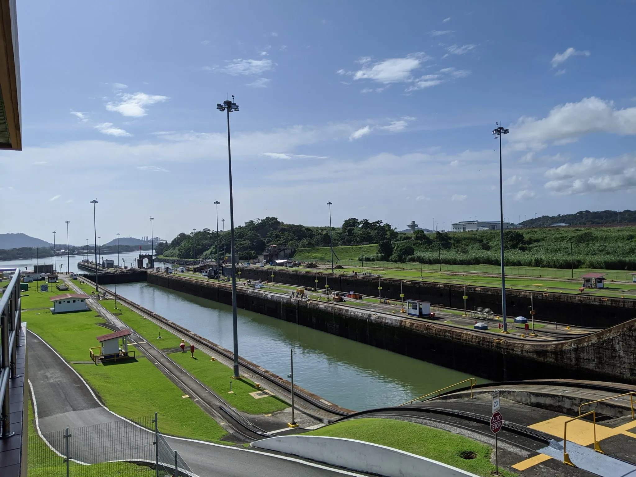 Panama Canal, Travelling minions, Yearning, Adventure, 2050x1540 HD Desktop