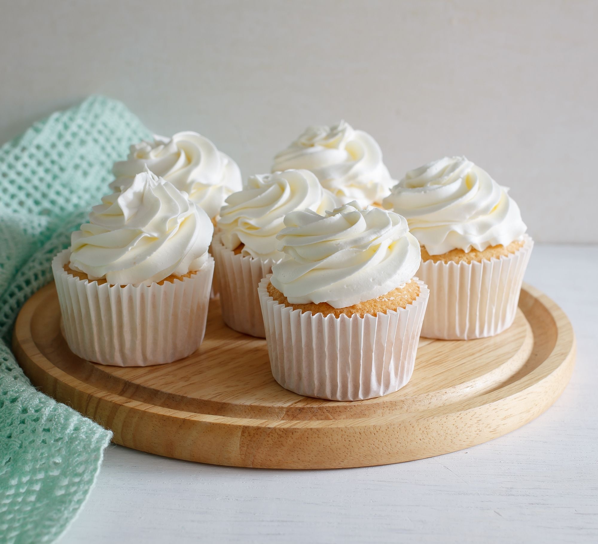 Mary Berry's vanilla cupcakes, Classic recipe, Moist and fluffy, Perfectly sweet, 2000x1820 HD Desktop
