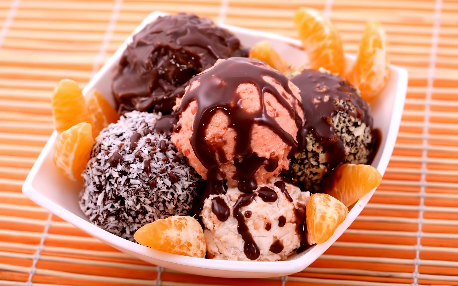 Ice Cream: One of the most commonly loved desserts. 1920x1200 HD Background.