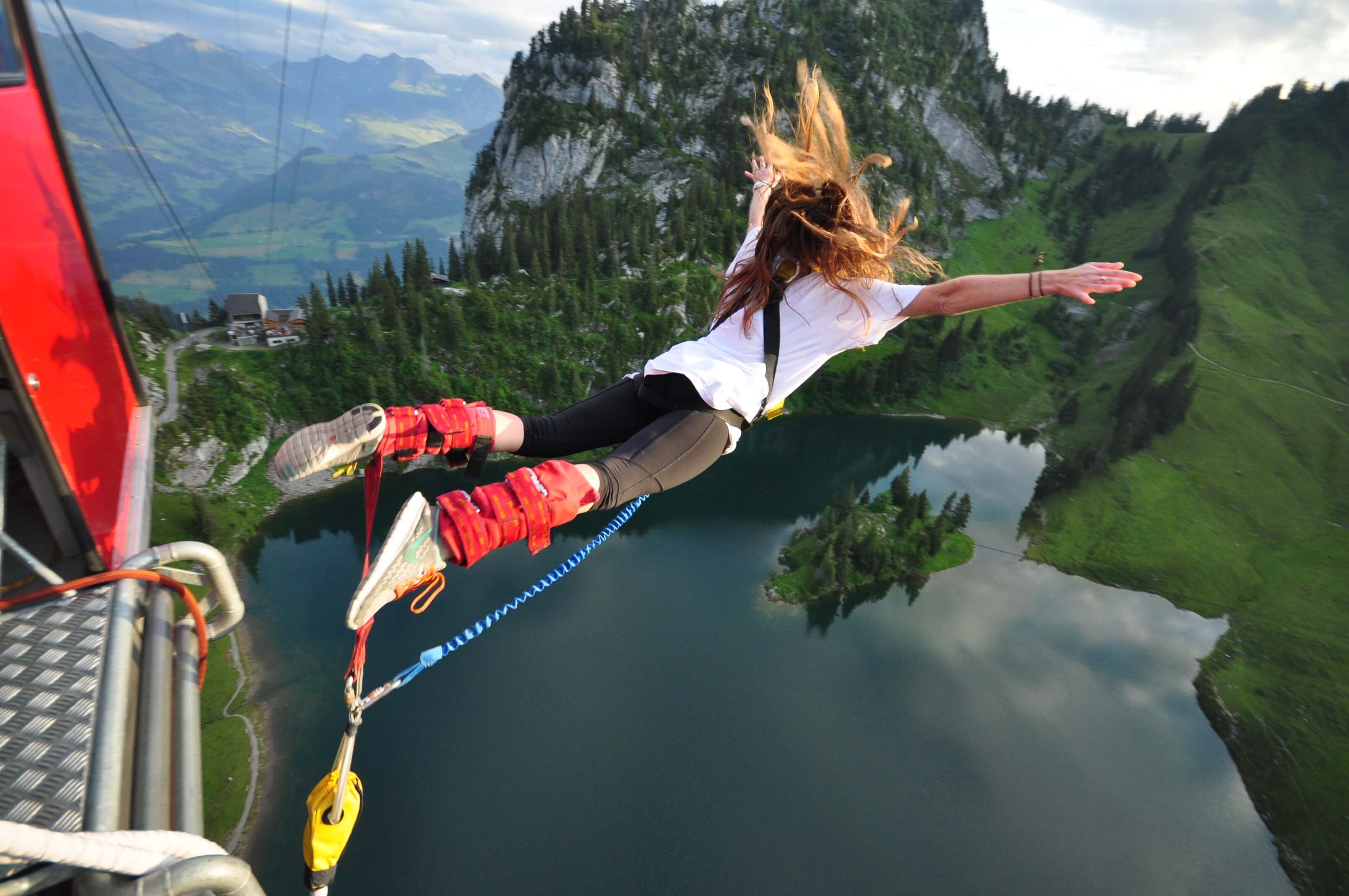 Bungee Jumping: Extreme sport at the Stockhorn mountain of the Bernese Alps, Interlaken, Switzerland. 3220x2140 HD Wallpaper.