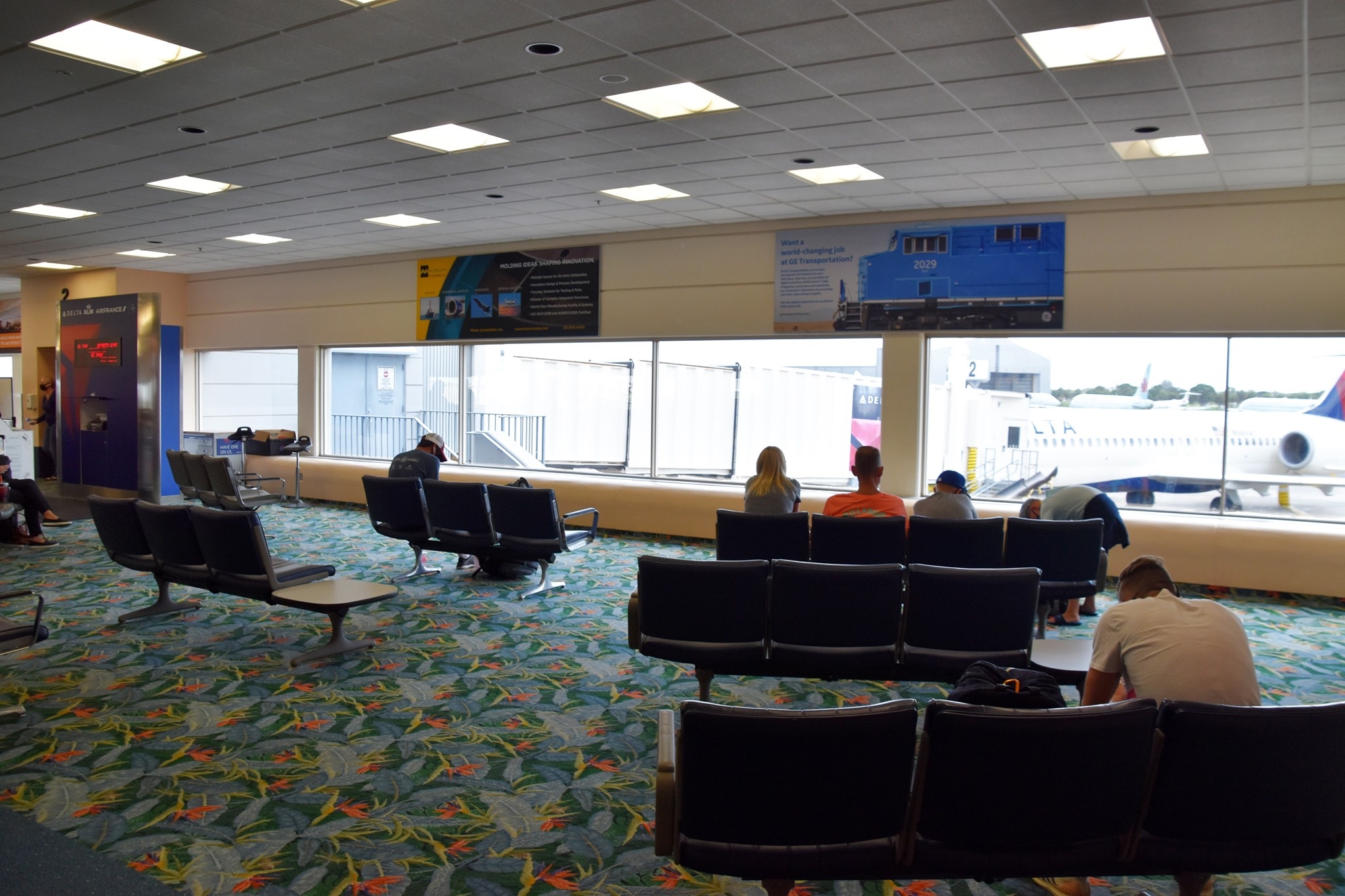 Orlando International Airport, Gateway to Florida, Melbourne, Travel, 2050x1370 HD Desktop