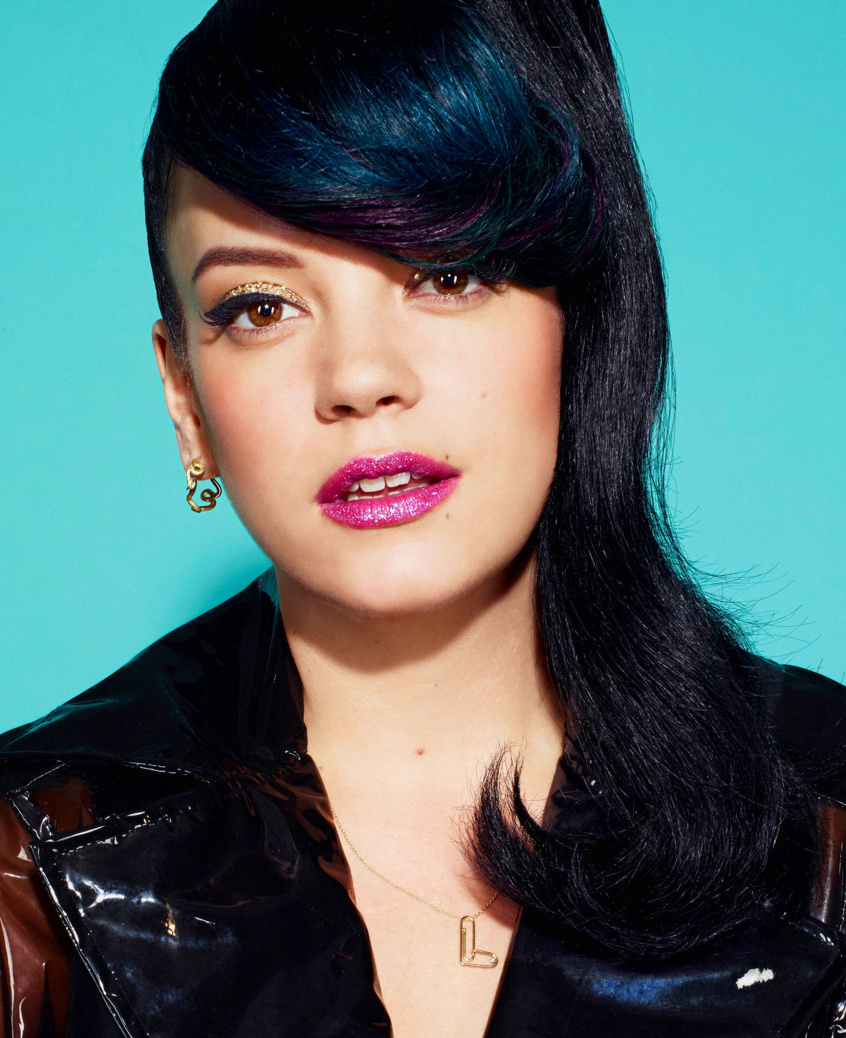 Lily Allen, Home in England, The New York Times, 1670x2050 HD Phone