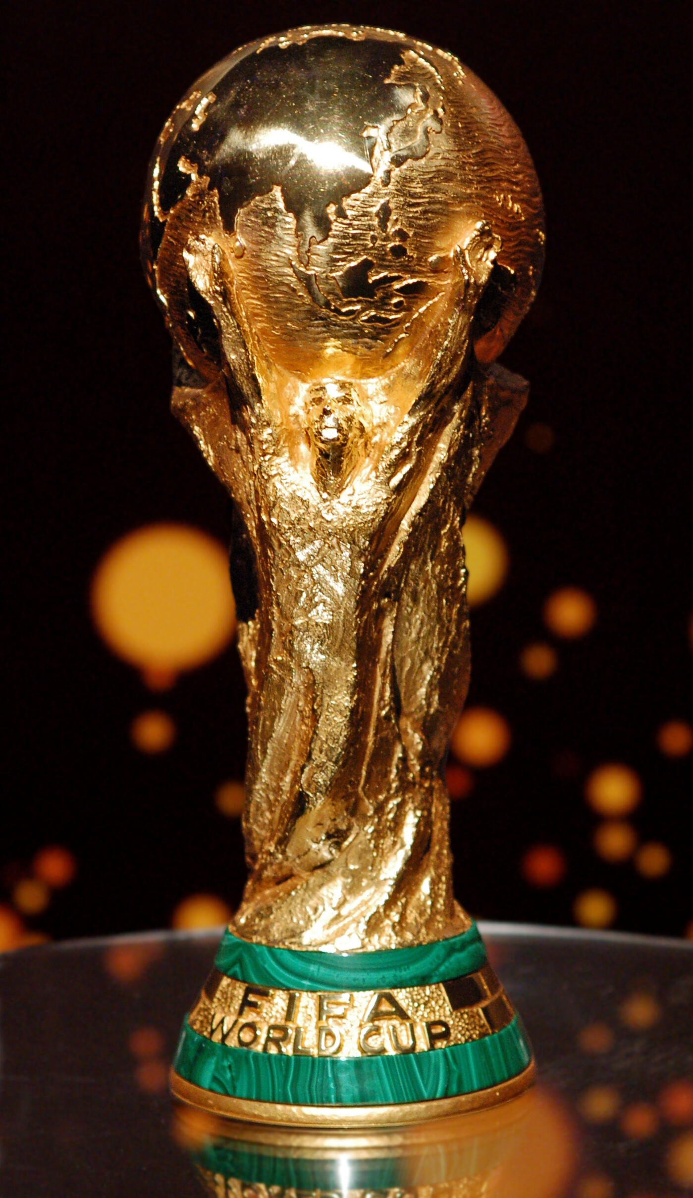 2022 FIFA World Cup, World Cup trophy, Symbol of victory, Legendary prize, 1400x2420 HD Handy