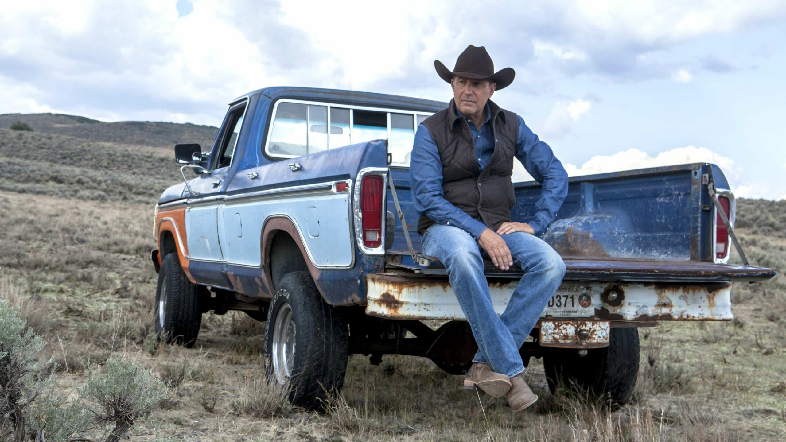 Yellowstone (TV Series): John Dutton III, A Montana rancher. 2560x1440 HD Wallpaper.