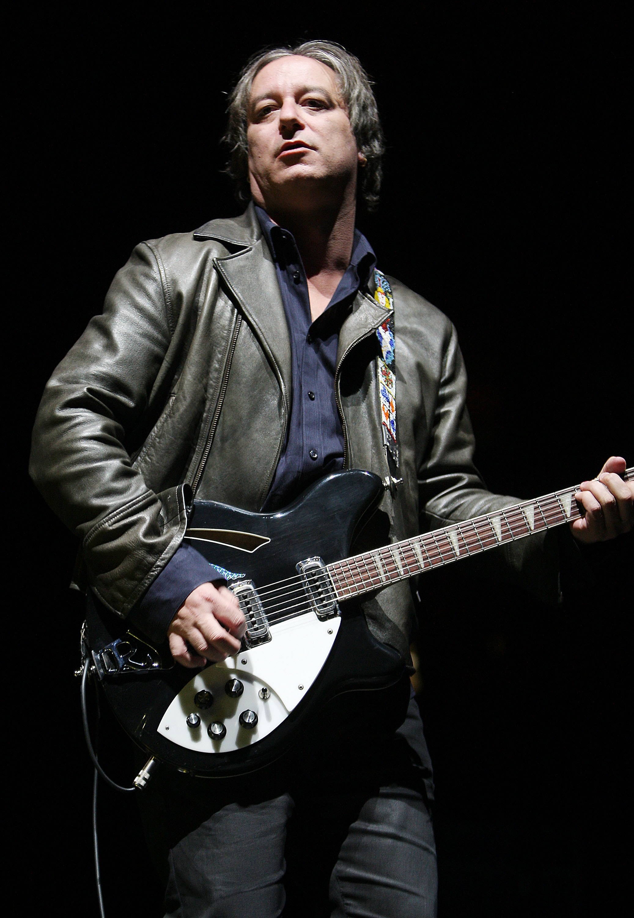 Peter Buck, REM, Airplane incident, 2080x3000 HD Phone