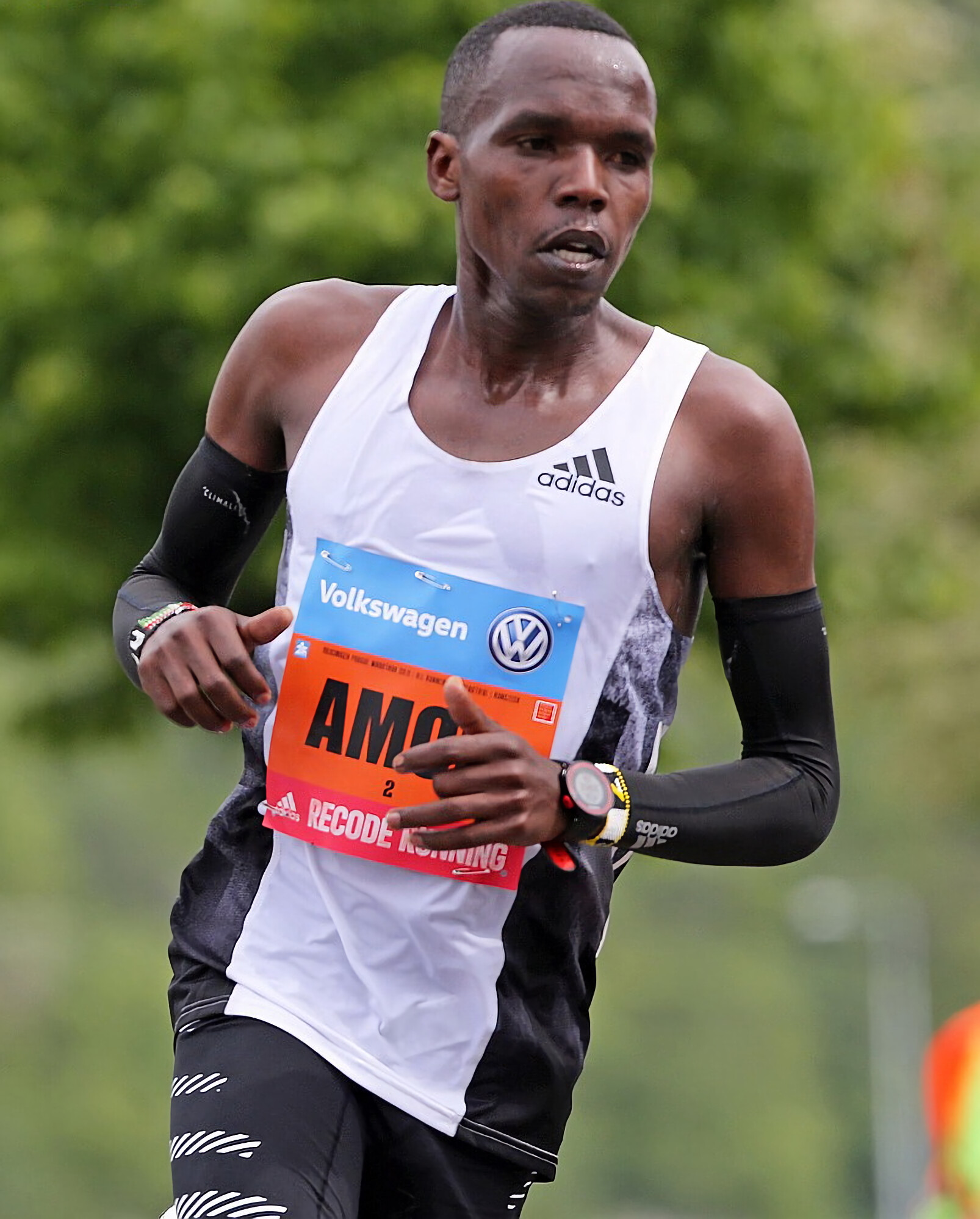 Amos Kipruto, Olympic dreams, Long-distance star, Incredible perseverance, 1610x2000 HD Handy