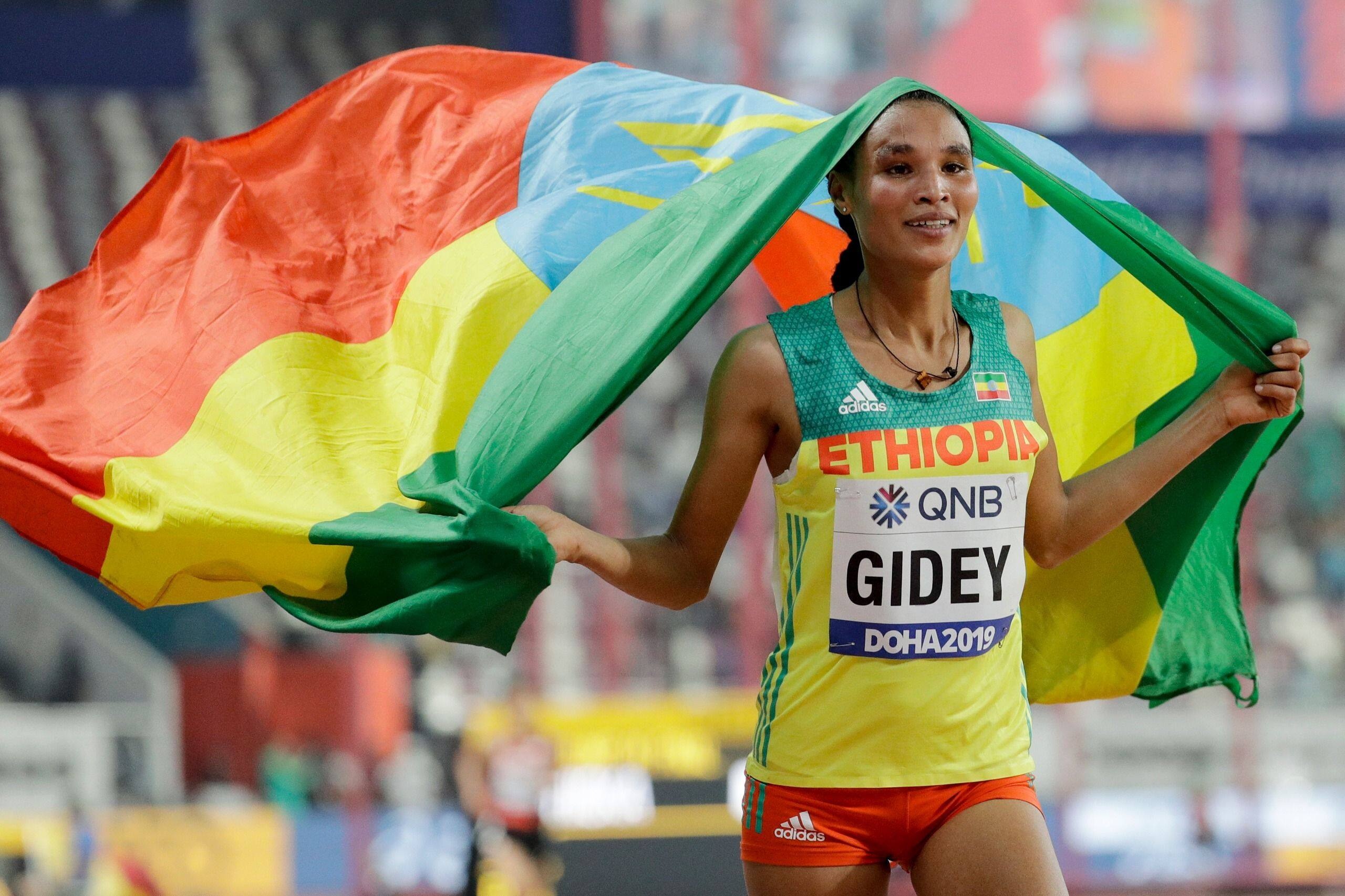 Letesenbet Gidey, World record holder, 15km race, Running achievement, 2560x1710 HD Desktop