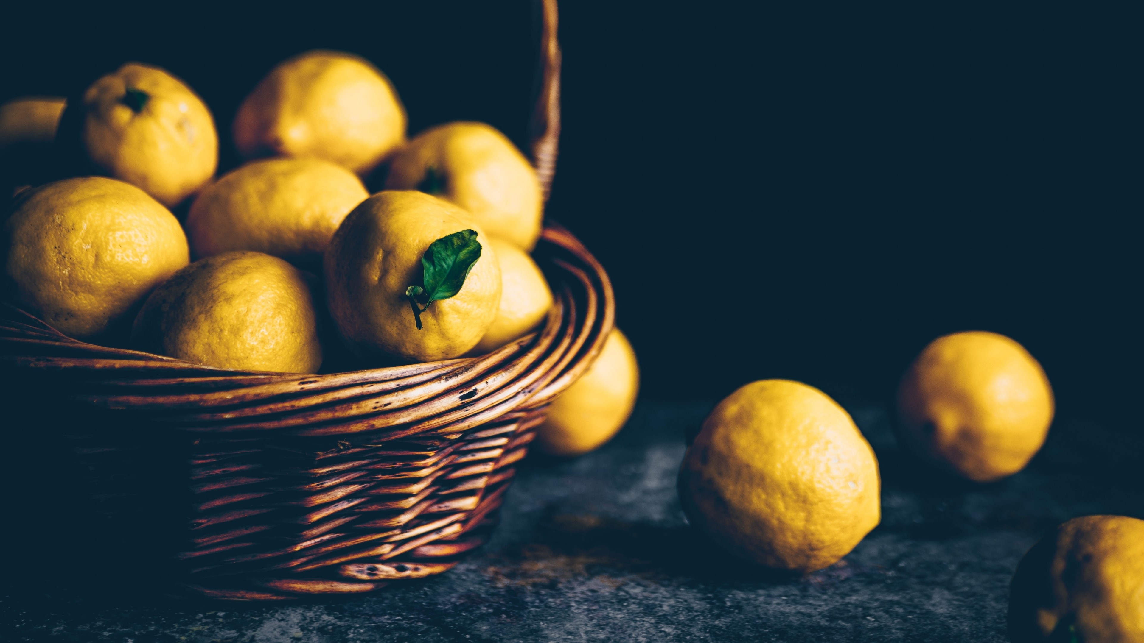 Lemon: Citrus limon, a species of small evergreen trees. 3840x2160 4K Wallpaper.