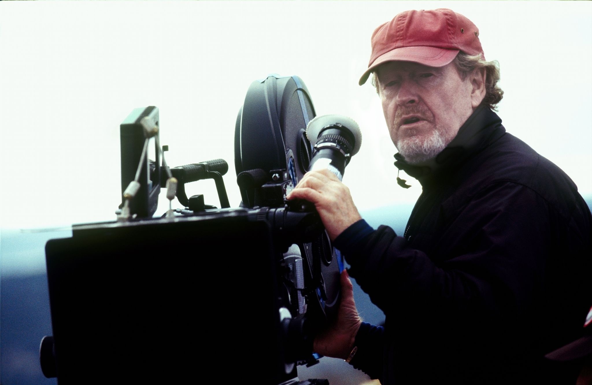 Ridley Scott, Legendary filmmaker, Inspiring wallpapers, Unforgettable movies, 2050x1340 HD Desktop