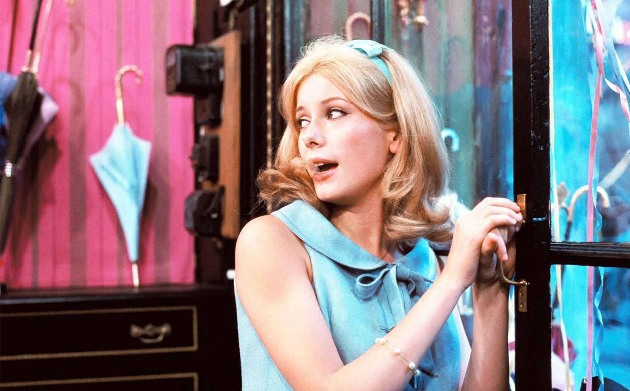 The Umbrellas of Cherbourg, Jacques Demy films, Cinematic marvels, French New Wave, 2050x1280 HD Desktop