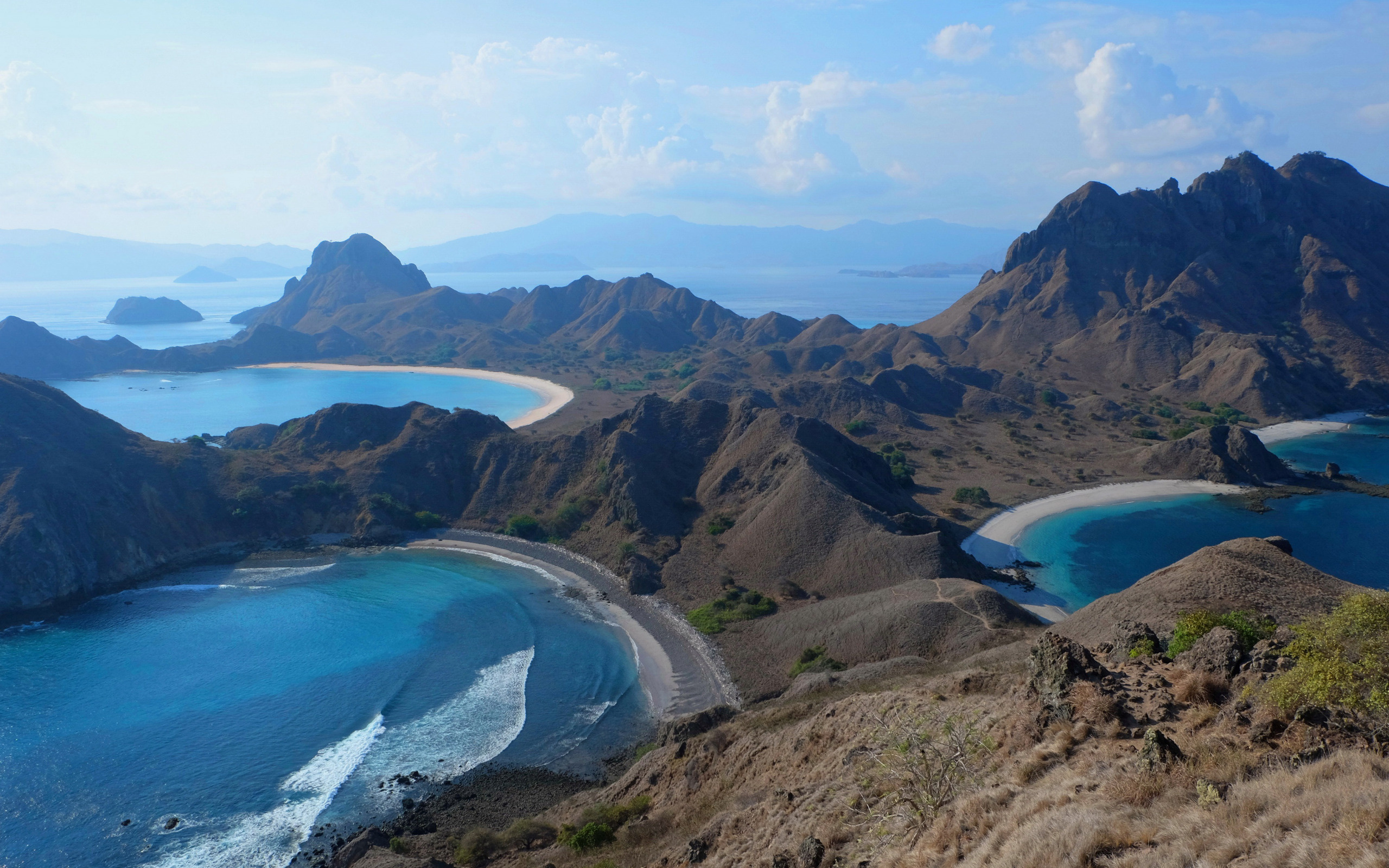 Scenic view of mountains in Komodo Islands, 2560x1600 HD Desktop