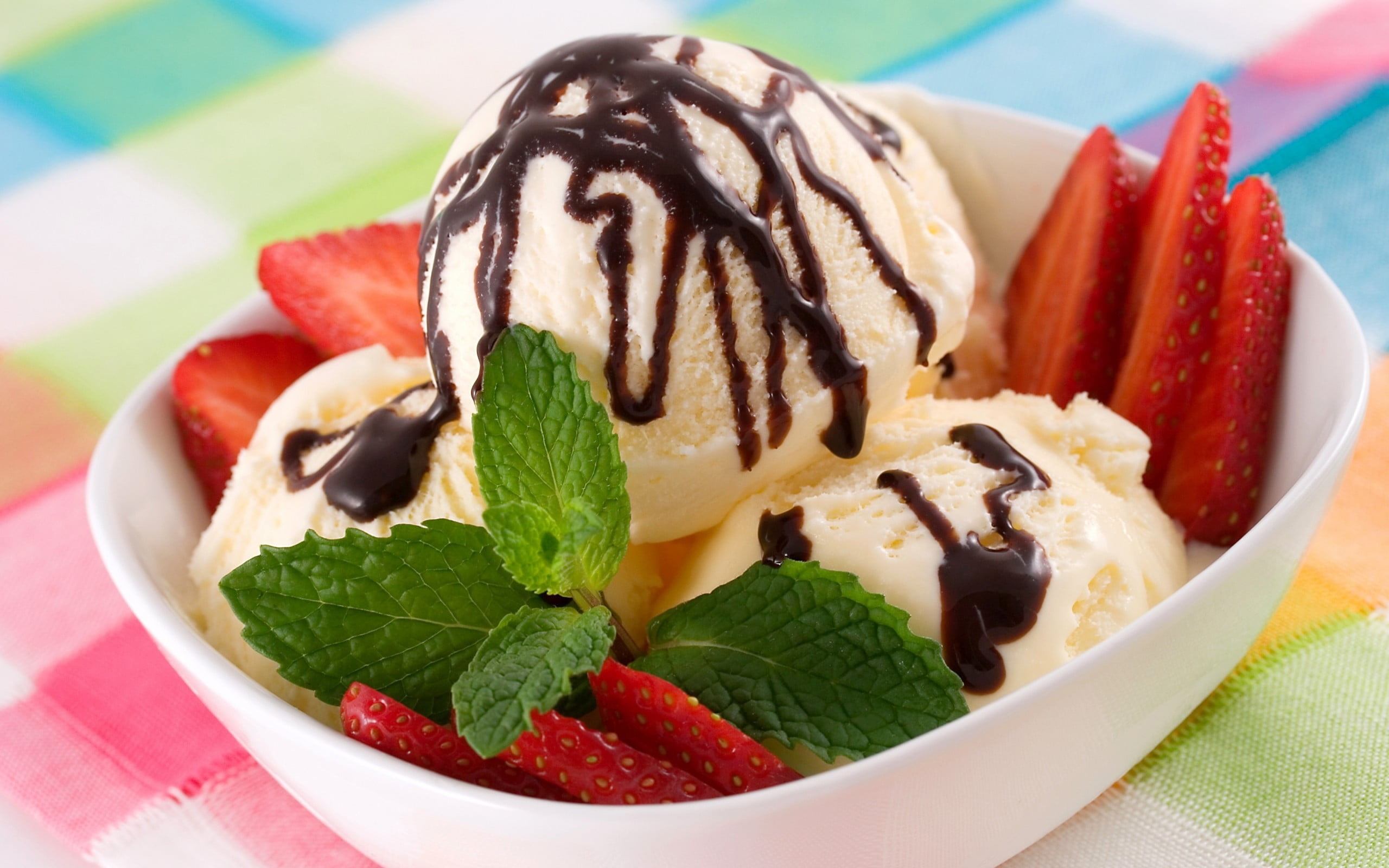 Indulgent dessert, Creamy ice cream, Sweet strawberries, Rich chocolate syrup, 2560x1600 HD Desktop