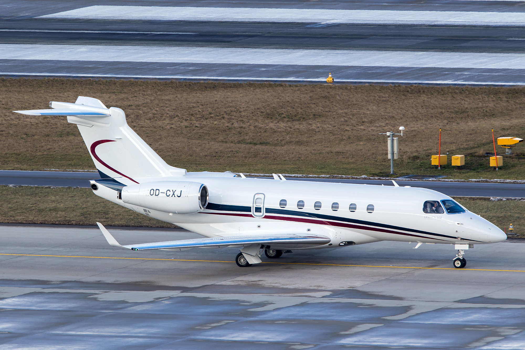 Bombardier Challenger 605, Luxury jet travel, Tis Meyer aviation photography, Travelling in style, 2000x1340 HD Desktop
