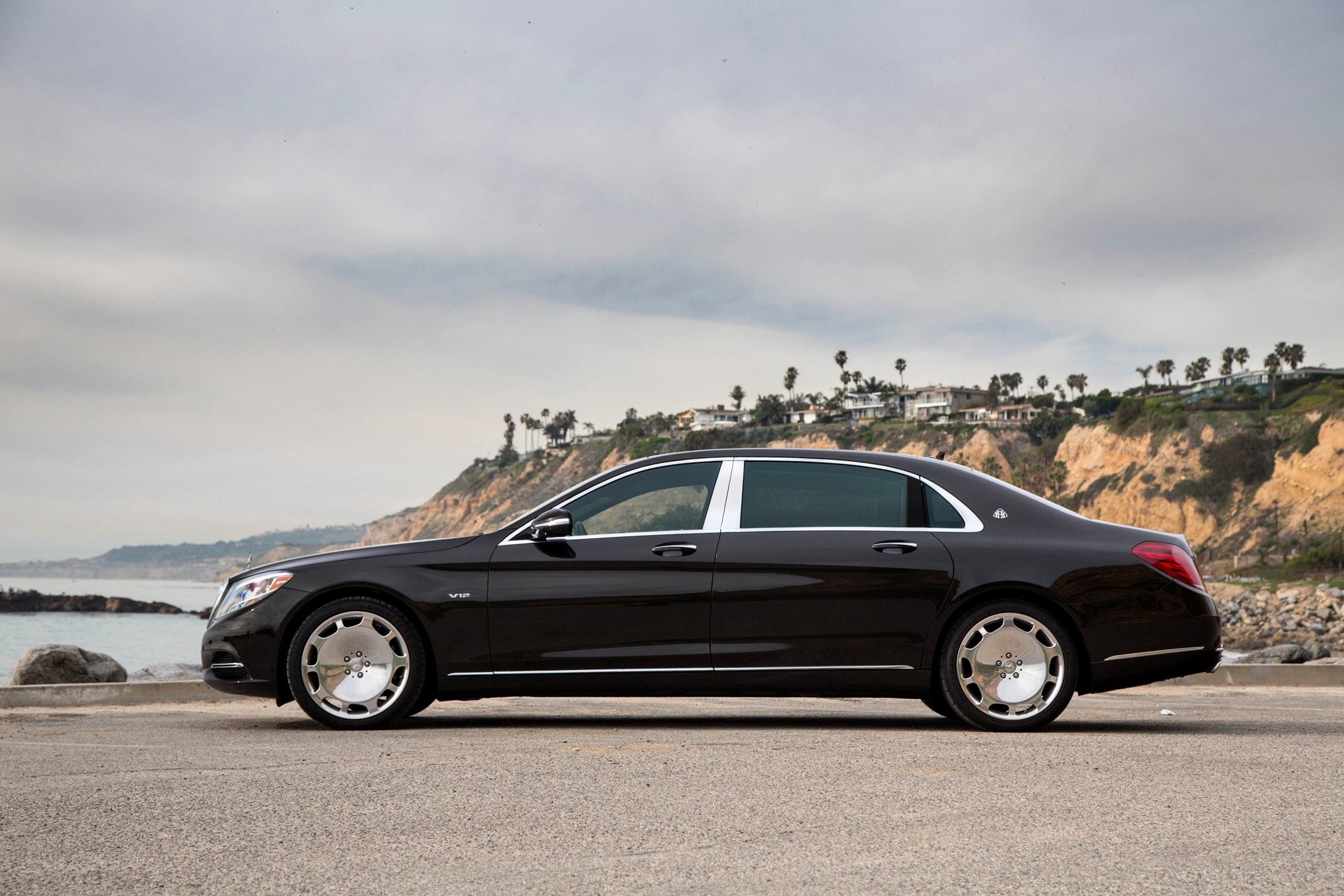 Mercedes-Benz Maybach S600, Elegant sedan, High-definition wallpapers, Luxury on wheels, 2040x1360 HD Desktop
