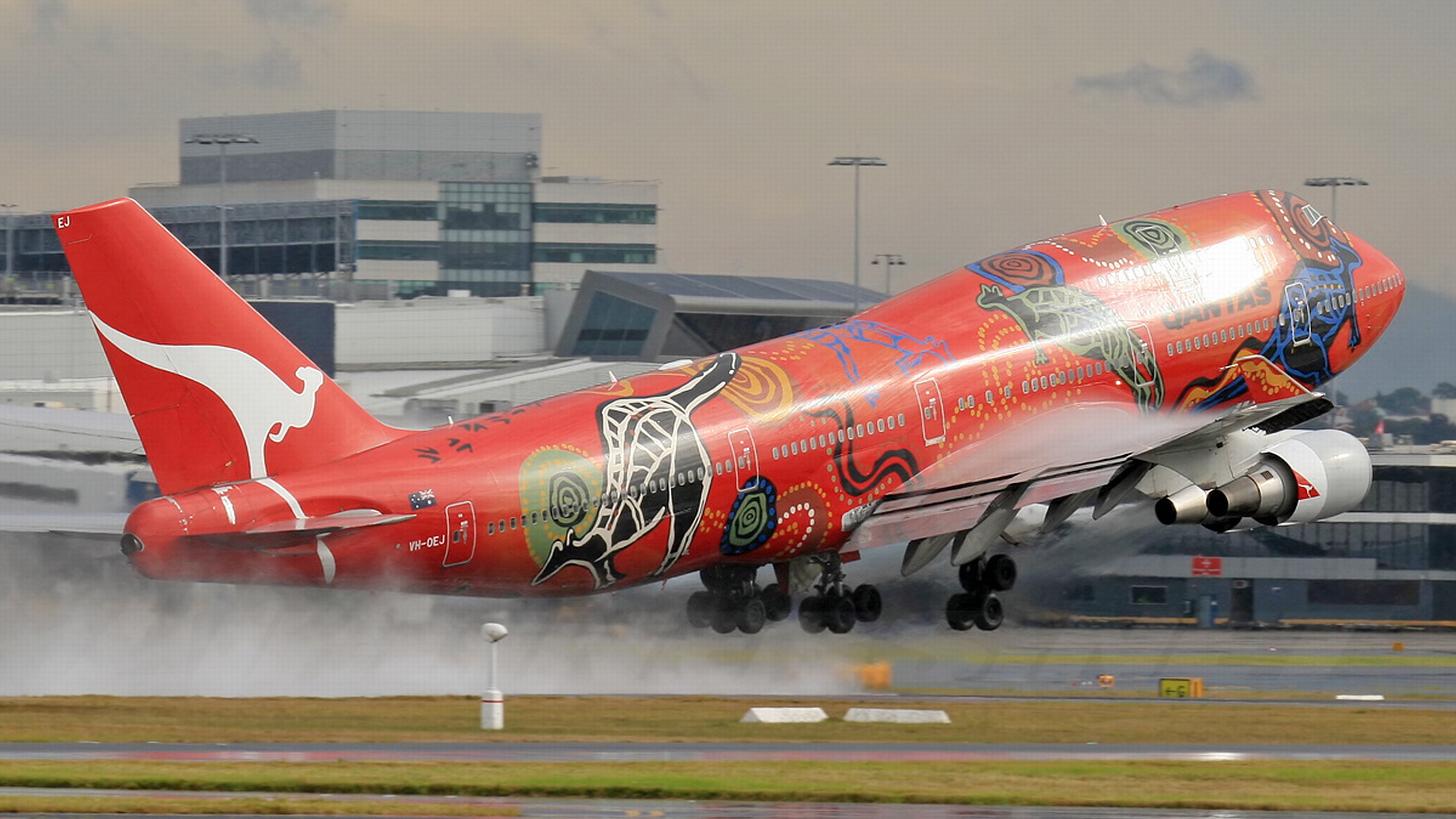 Qantas airline, Boeing 747, Ultra HD wallpaper, Aviation photography, 3840x2160 4K Desktop