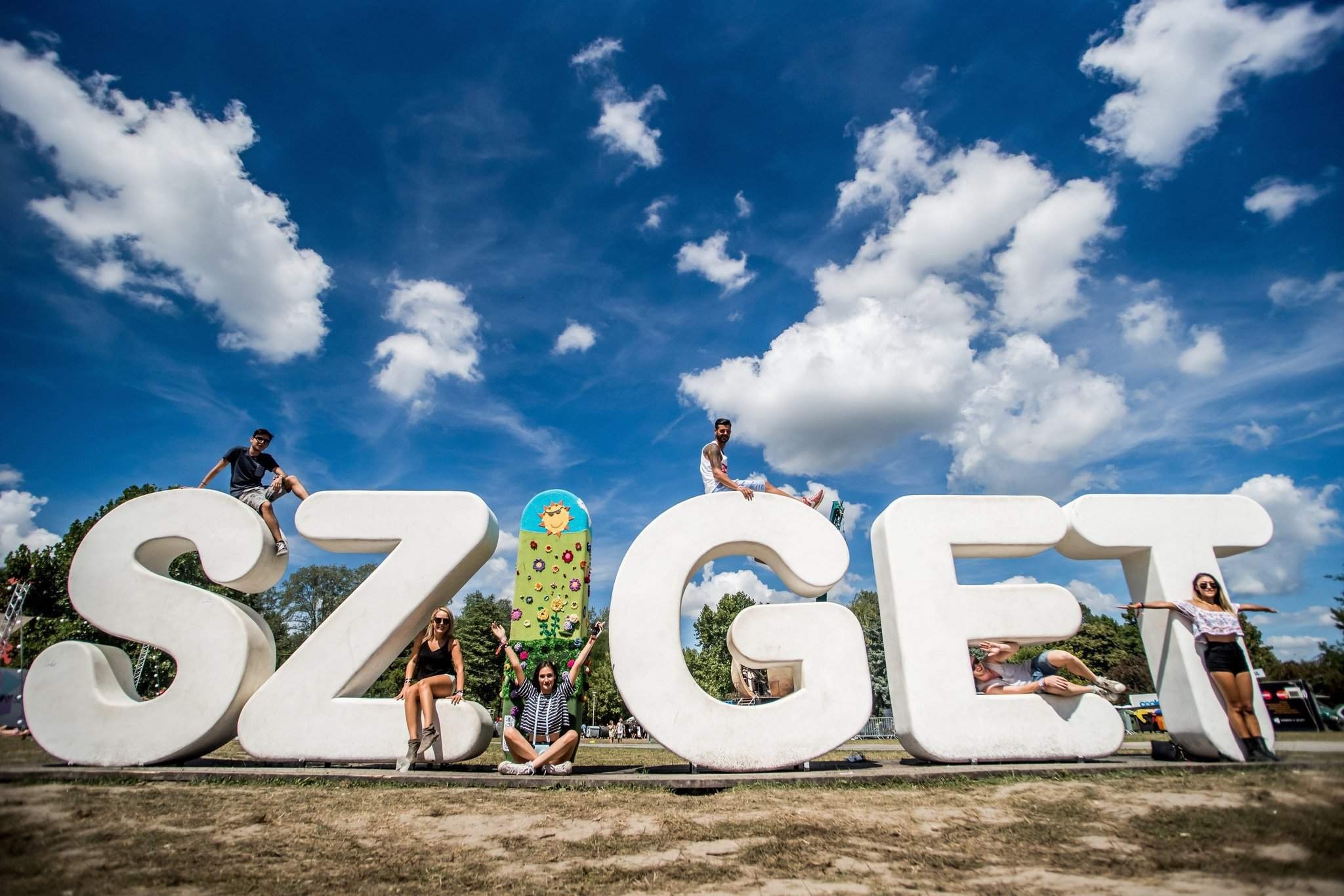 Sziget festival, Record-breaking attendance, Music festival news, Hungarian event, 2050x1370 HD Desktop