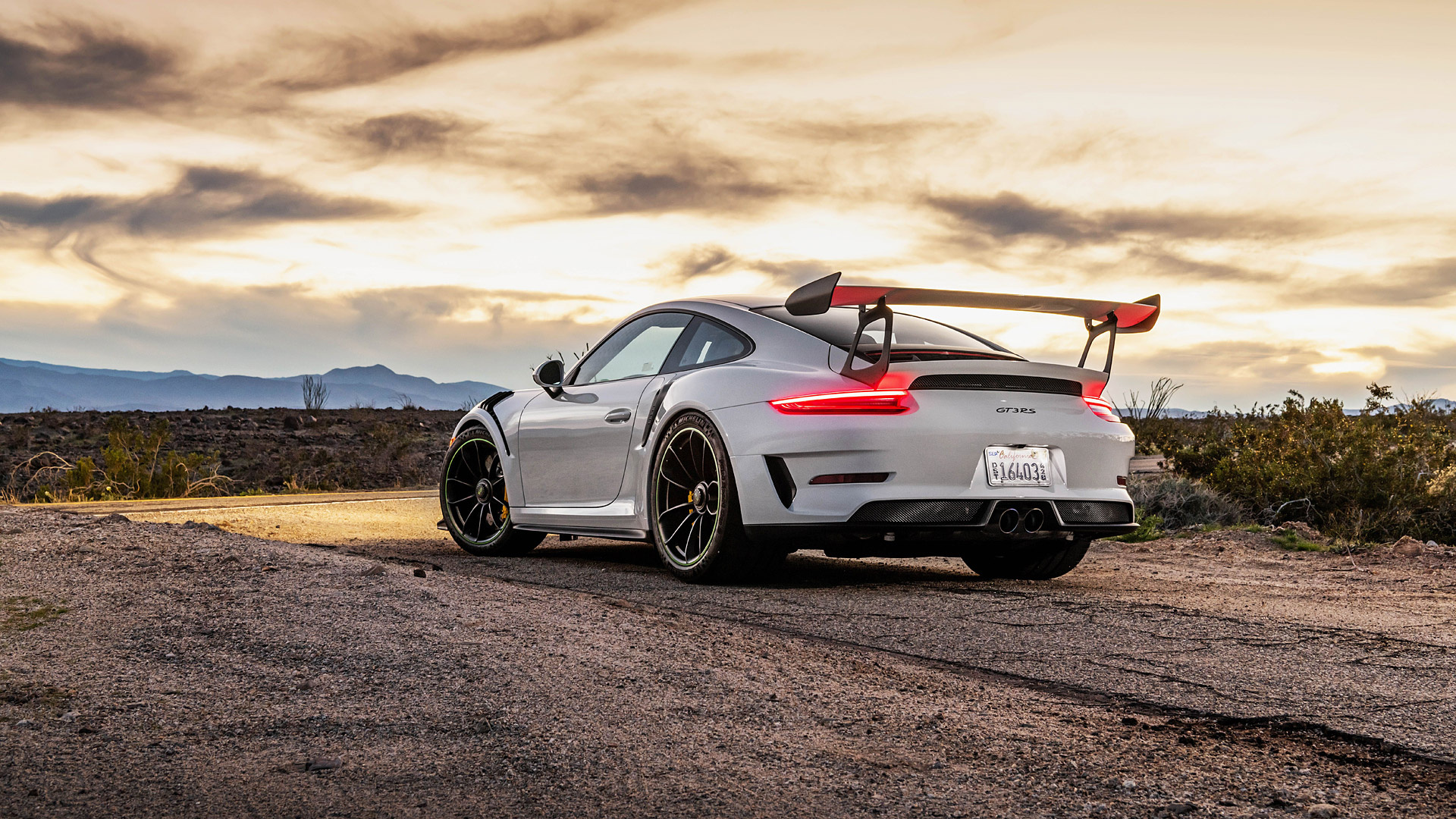 2018 Porsche 911 GT3 RS, Track-ready beast, Unleashed power, Iconic Porsche design, 1920x1080 Full HD Desktop