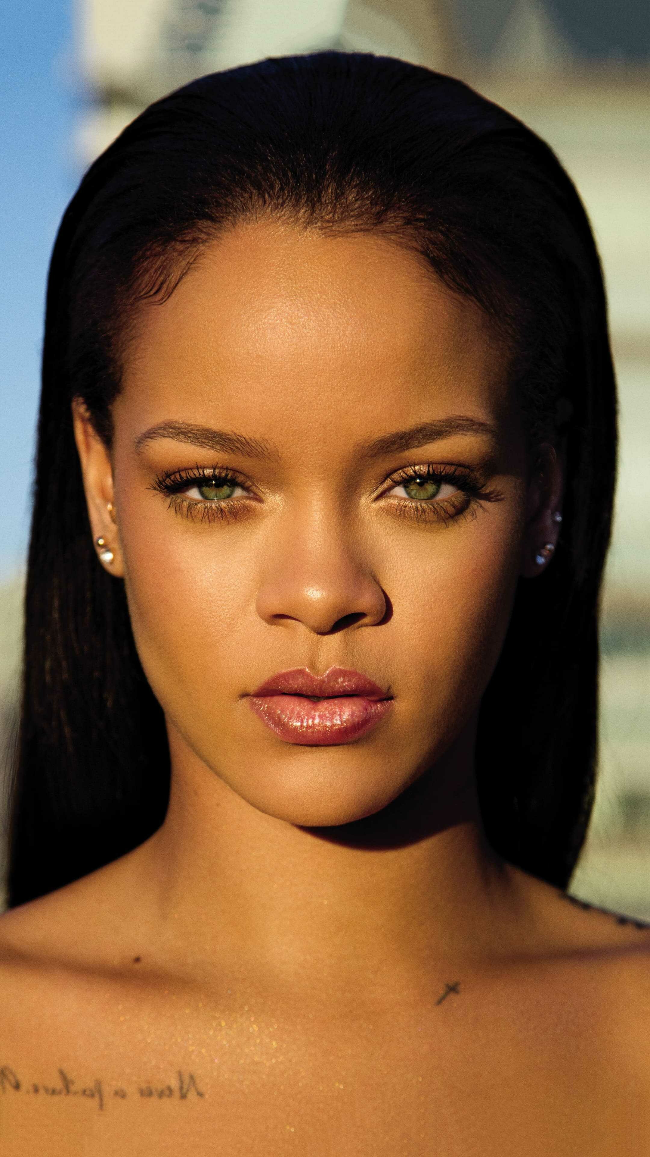 Rihanna: Robyn Rihanna Fenty NH, Born in Barbados. 2160x3840 4K Wallpaper.