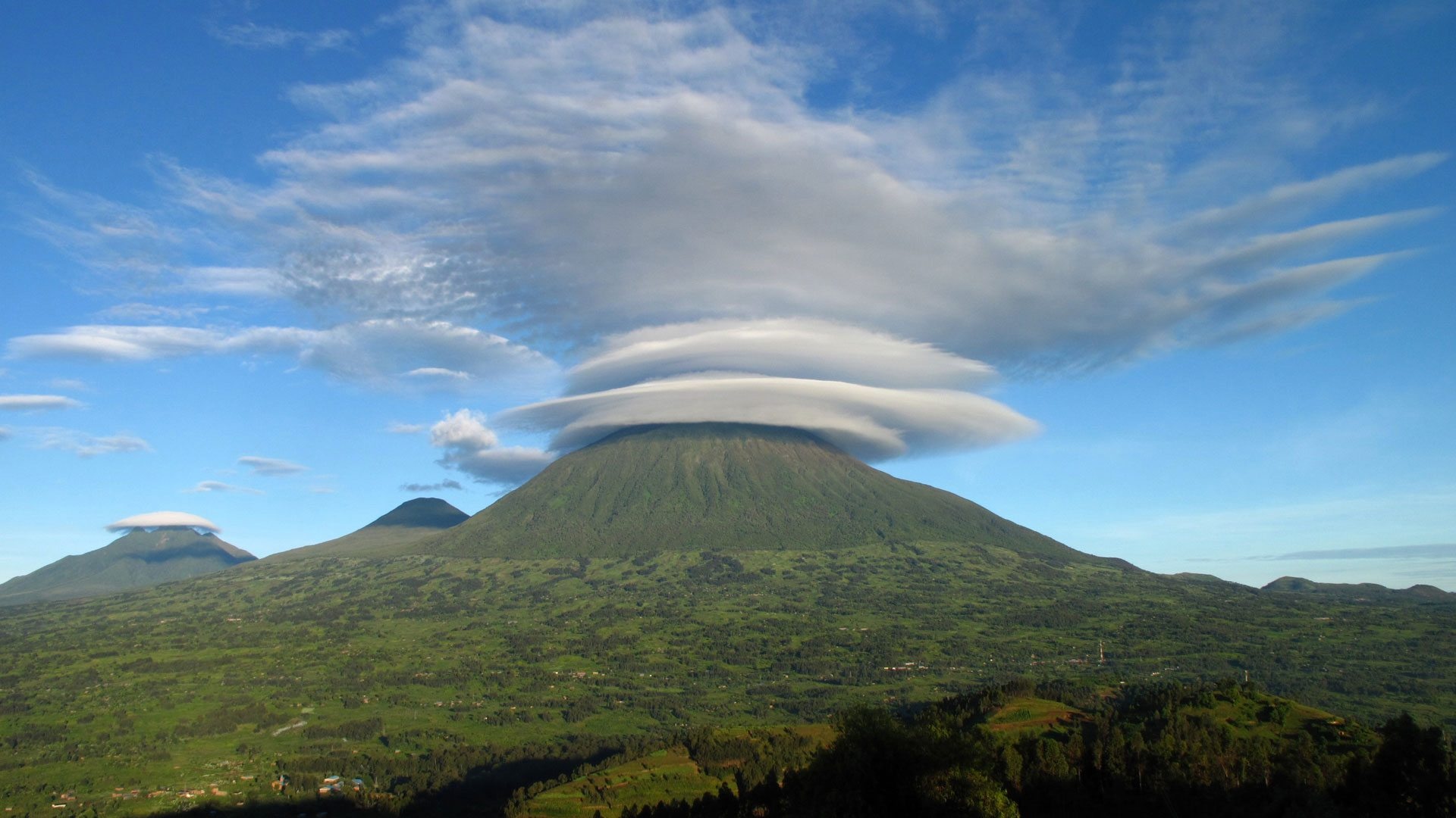 Virunga National Park, Volcanoes National Park, Mountain, Adventure, 1920x1080 Full HD Desktop
