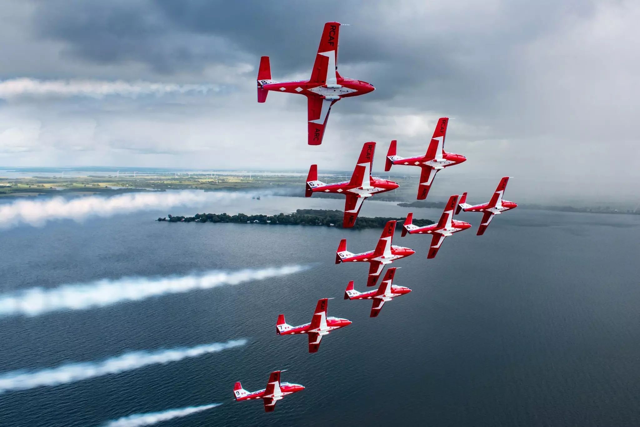 Aerobatics: Dubai Air Show 2021, Extreme air sports competition. 2050x1370 HD Background.
