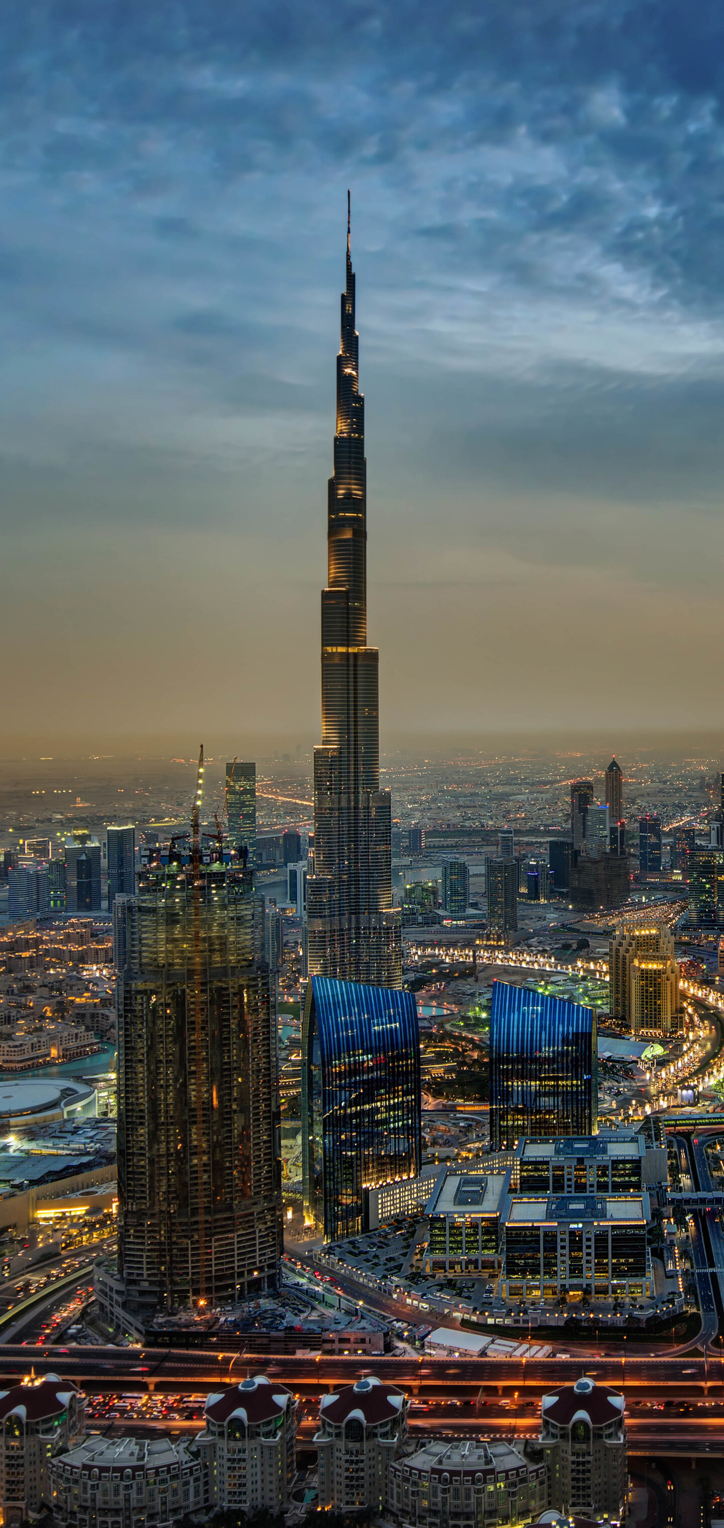 United Arab Emirates: Dubai, A major global transport hub for passengers and cargo, Arabian Peninsula. 1440x3040 HD Background.