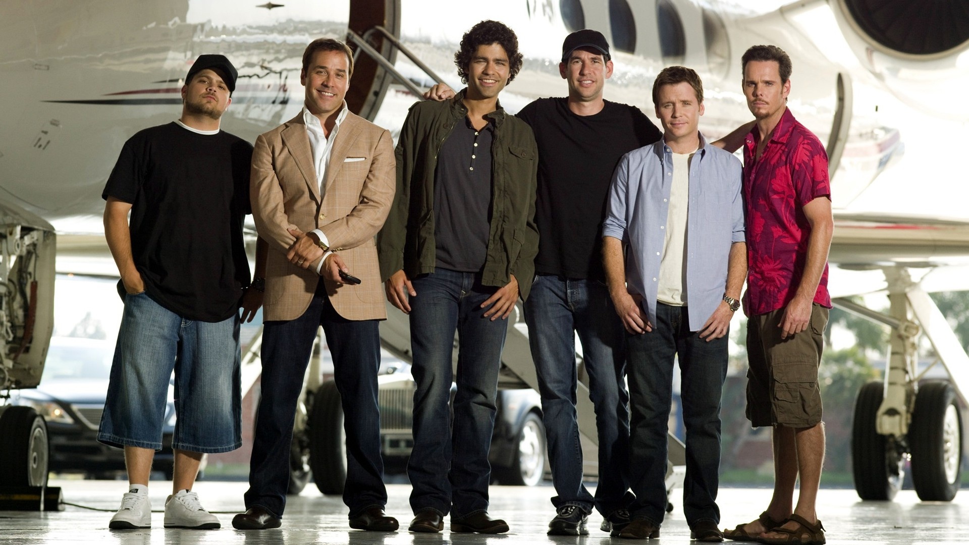 Entourage (TV Series): The hit comedy show produced by Mark Wahlberg that takes a look at the day-to-day life of Vincent Chase. 1920x1080 Full HD Background.