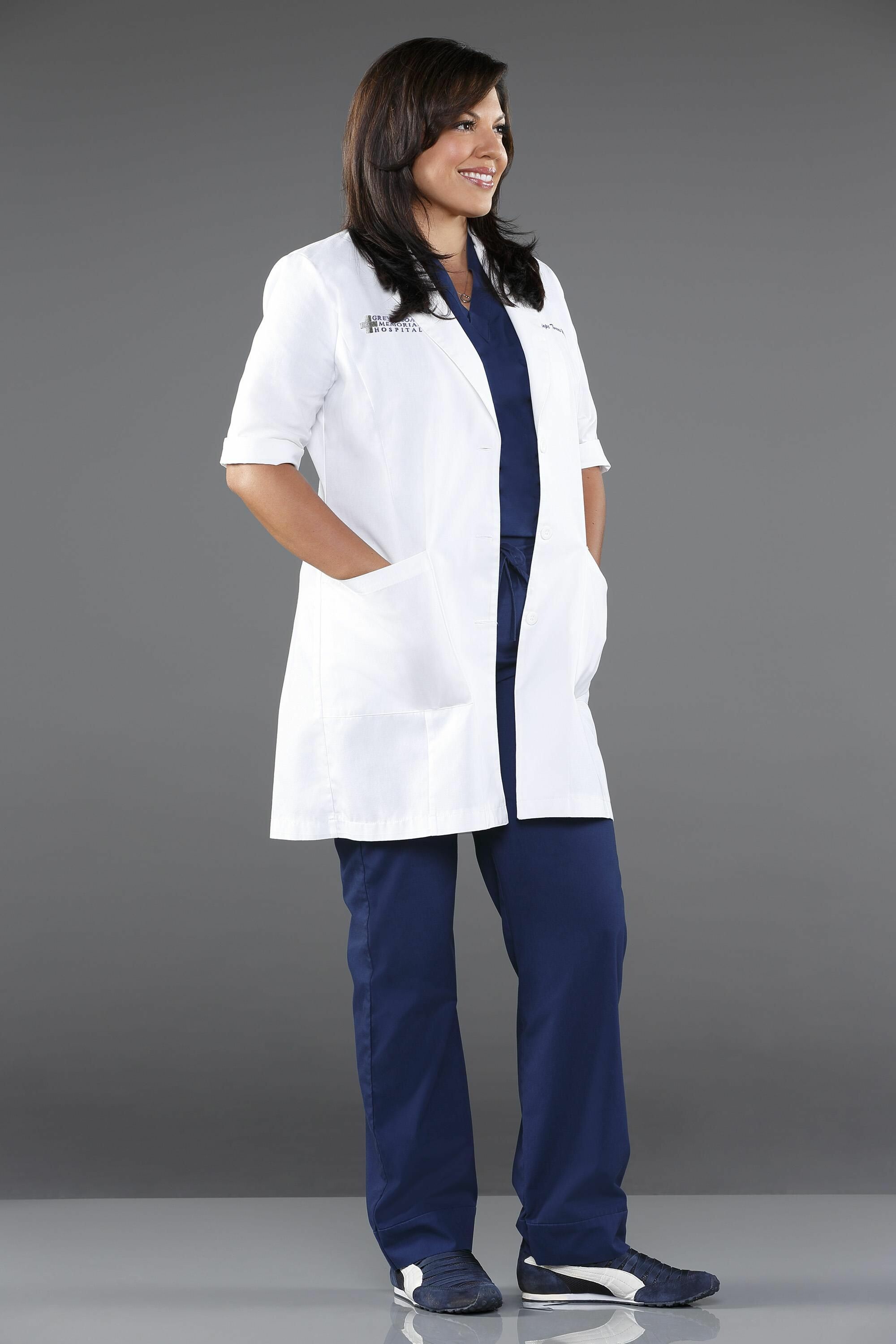 Sara Ramirez: Portrayed Calliope Iphegenia Torres, M.D. in TV series Grey's Anatomy. 2000x3000 HD Background.