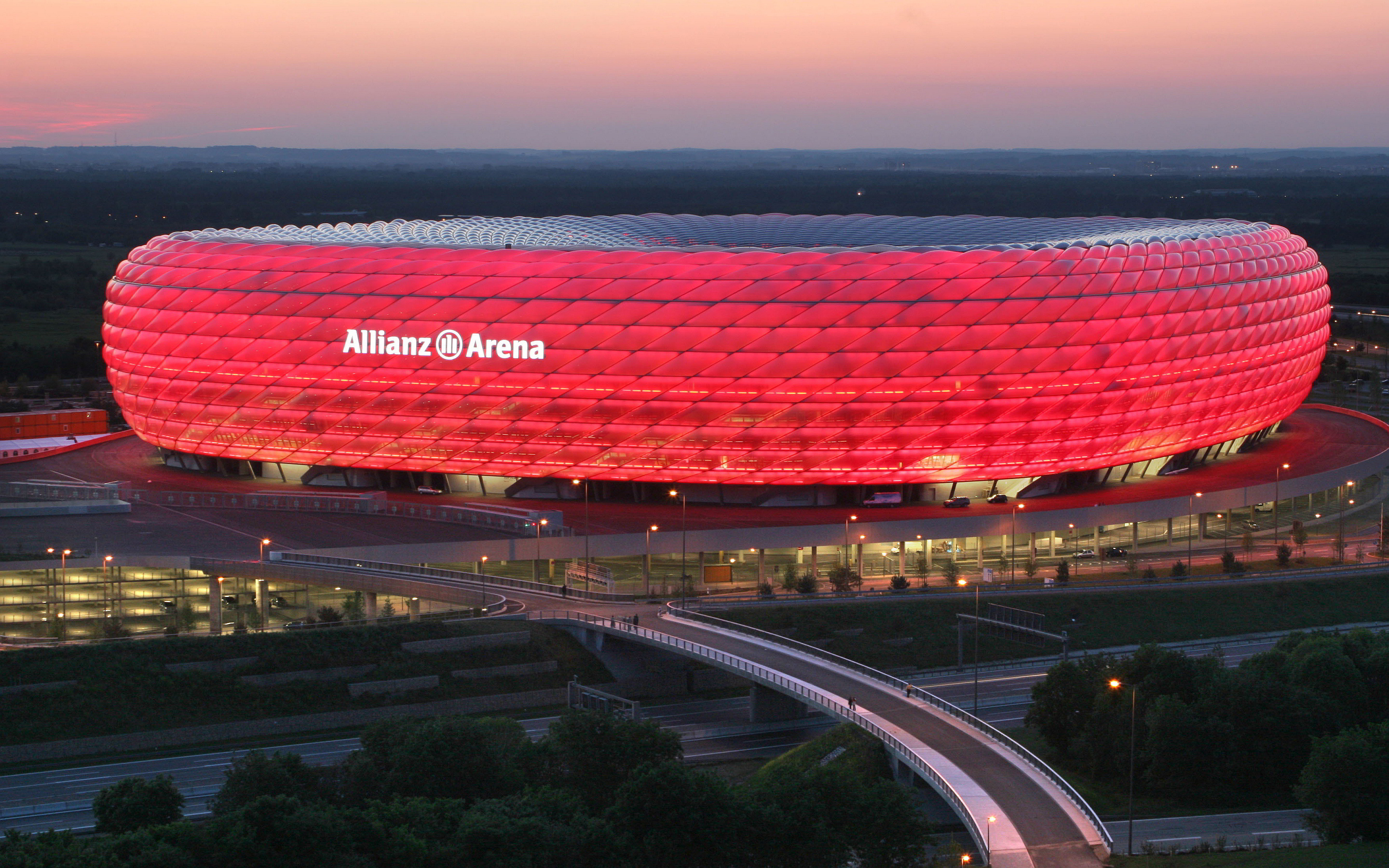 Munich: Allianz Arena, Bayern FC, The city is straddling the banks of the River Isar. 2880x1800 HD Background.