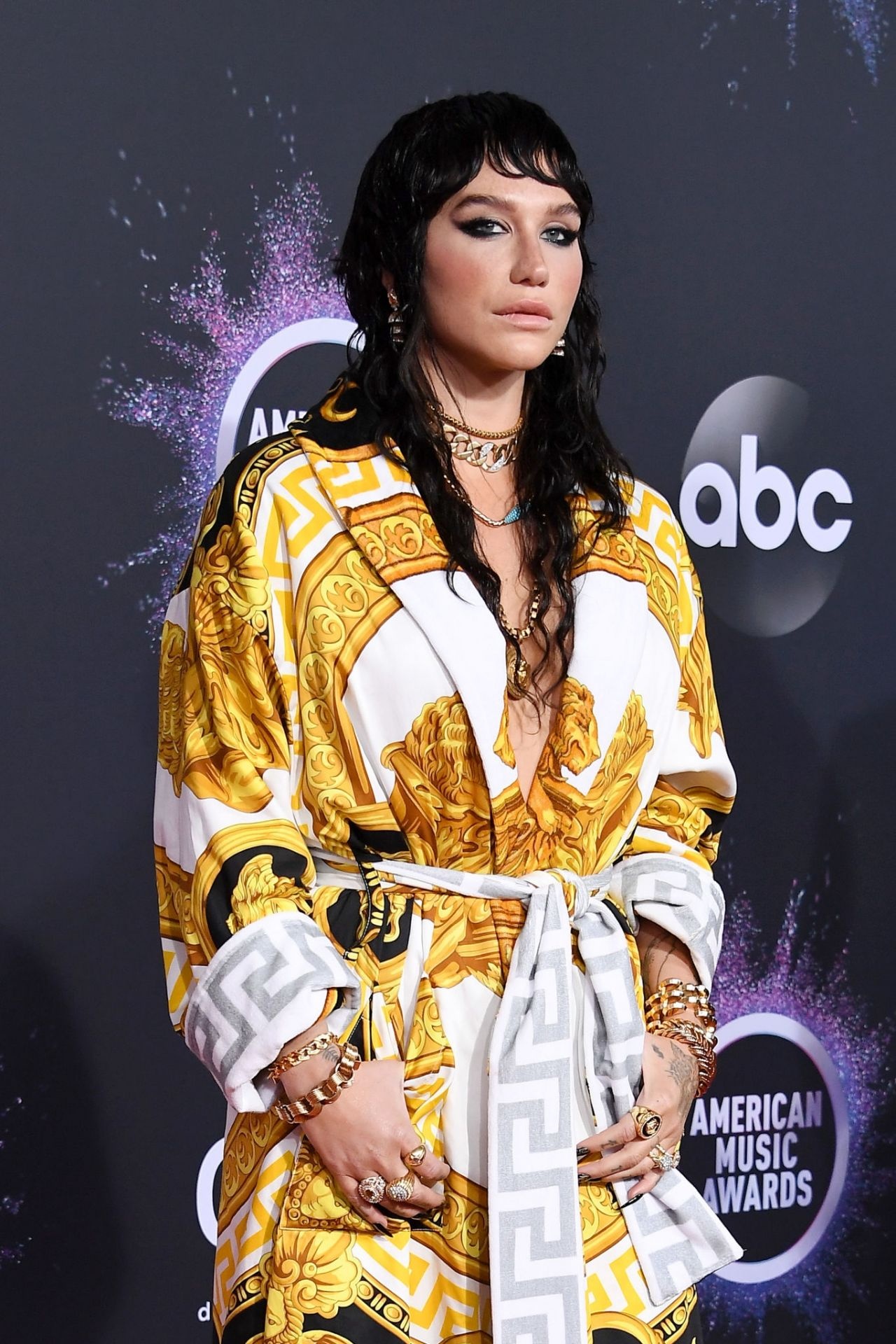 Kesha at American Music Awards: Red carpet glamour, Celebmafia, Music celebration, 1280x1920 HD Phone