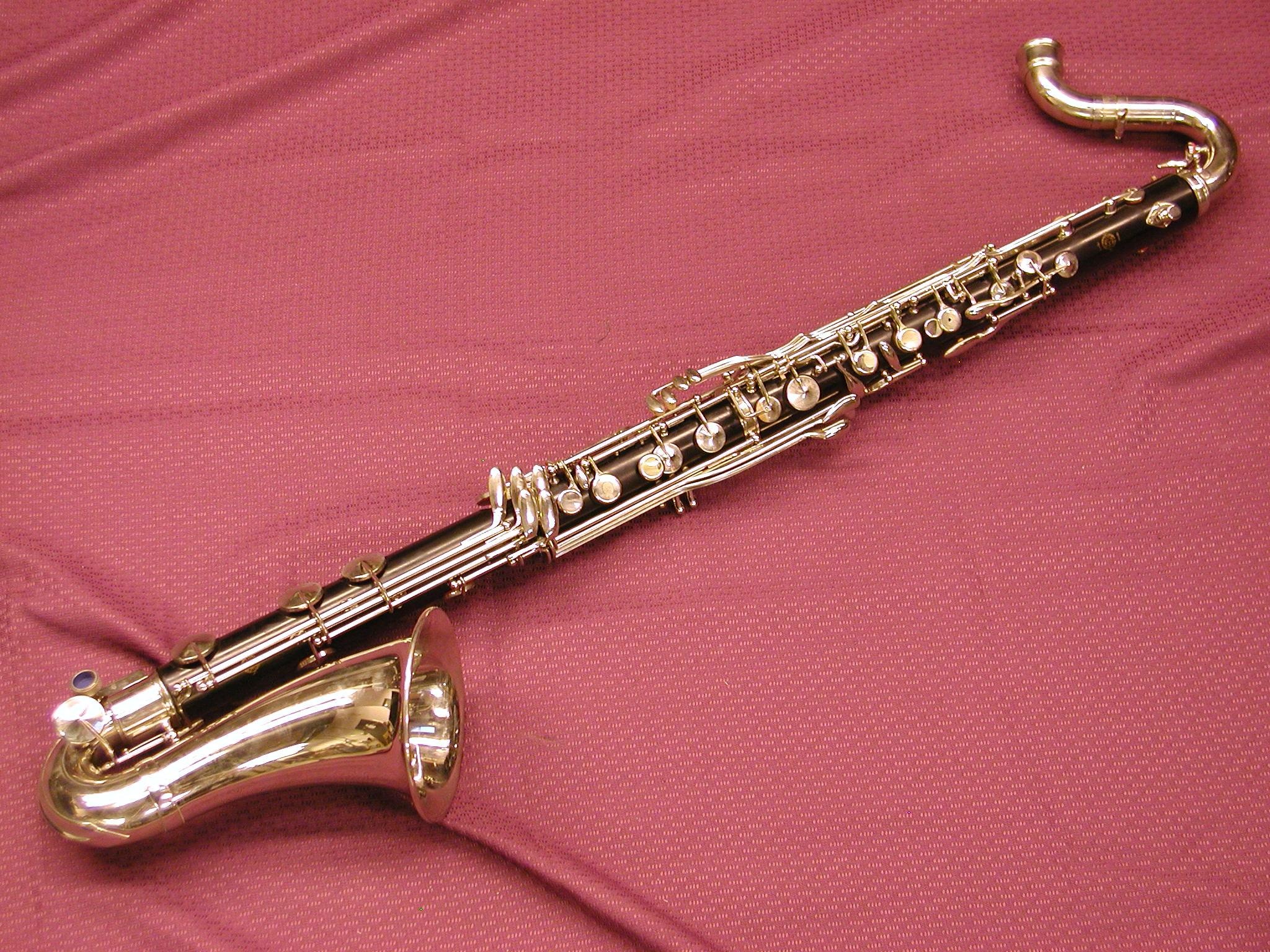 Clarinet: Jazz musician bass clarinet, A highly versatile instrument often heard playing jazz. 2050x1540 HD Background.