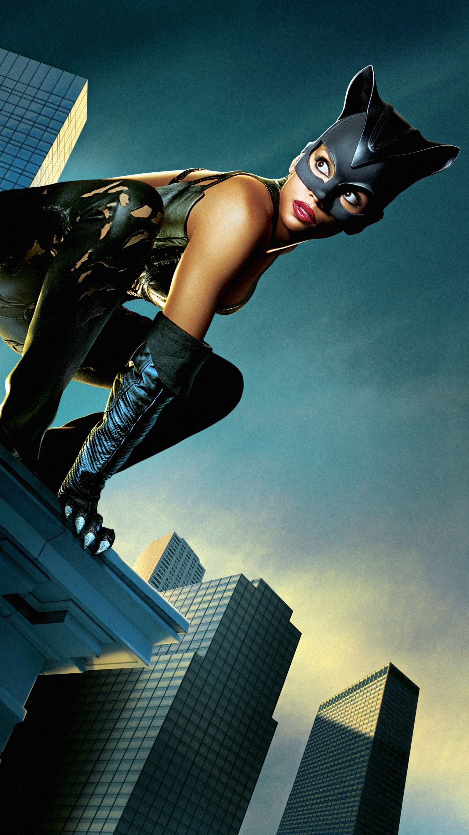 Catwoman (Movie), Halle Berry, Femme fatale, Dark and mysterious, 1540x2740 HD Phone