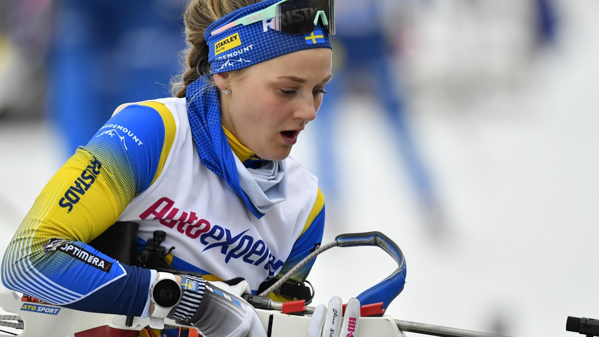 Stina Nilsson, Swedish athlete, Skiing and biathlon, 2050x1160 HD Desktop