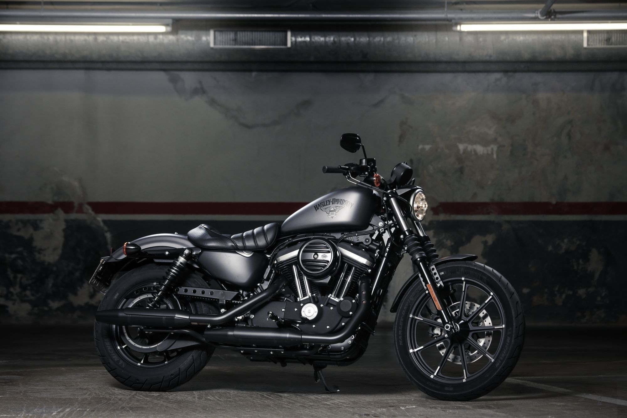 Harley-Davidson, Biker's dream, Iron horses, Powerful machines, 2000x1340 HD Desktop