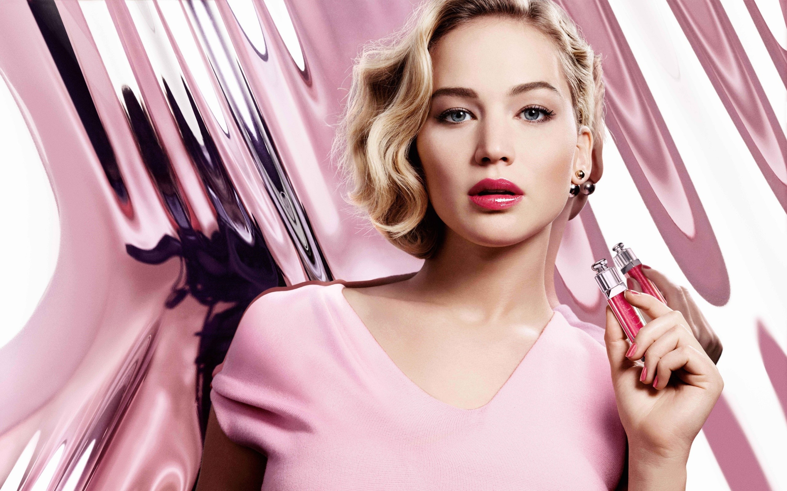 Dior: Addict Lipstick, Brand-name products, Makeup. 2560x1600 HD Wallpaper.