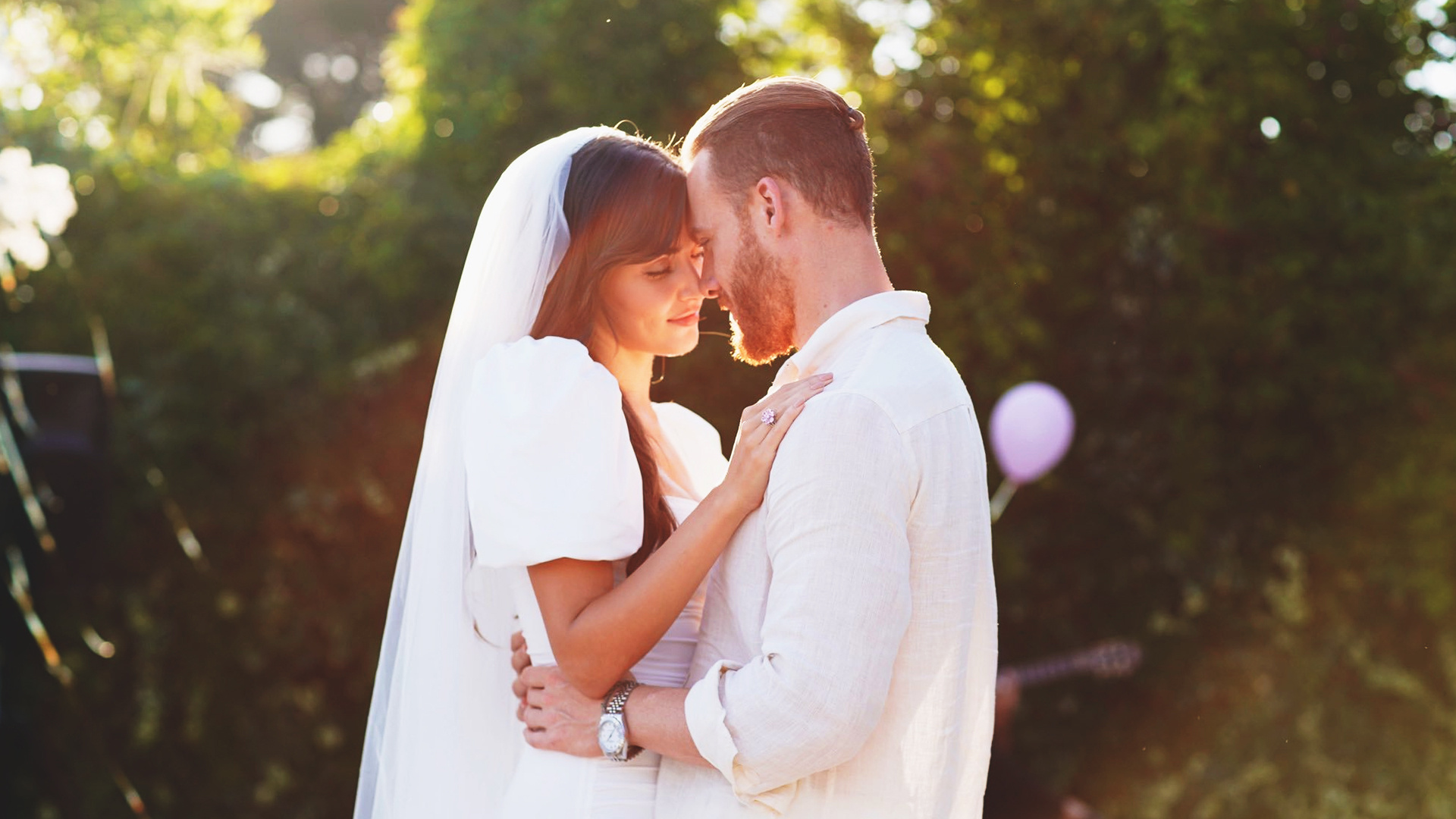 Hande Ercel: Love is in the Air, Serkan and Eda, Wedding, 2020-2021. 1920x1080 Full HD Background.