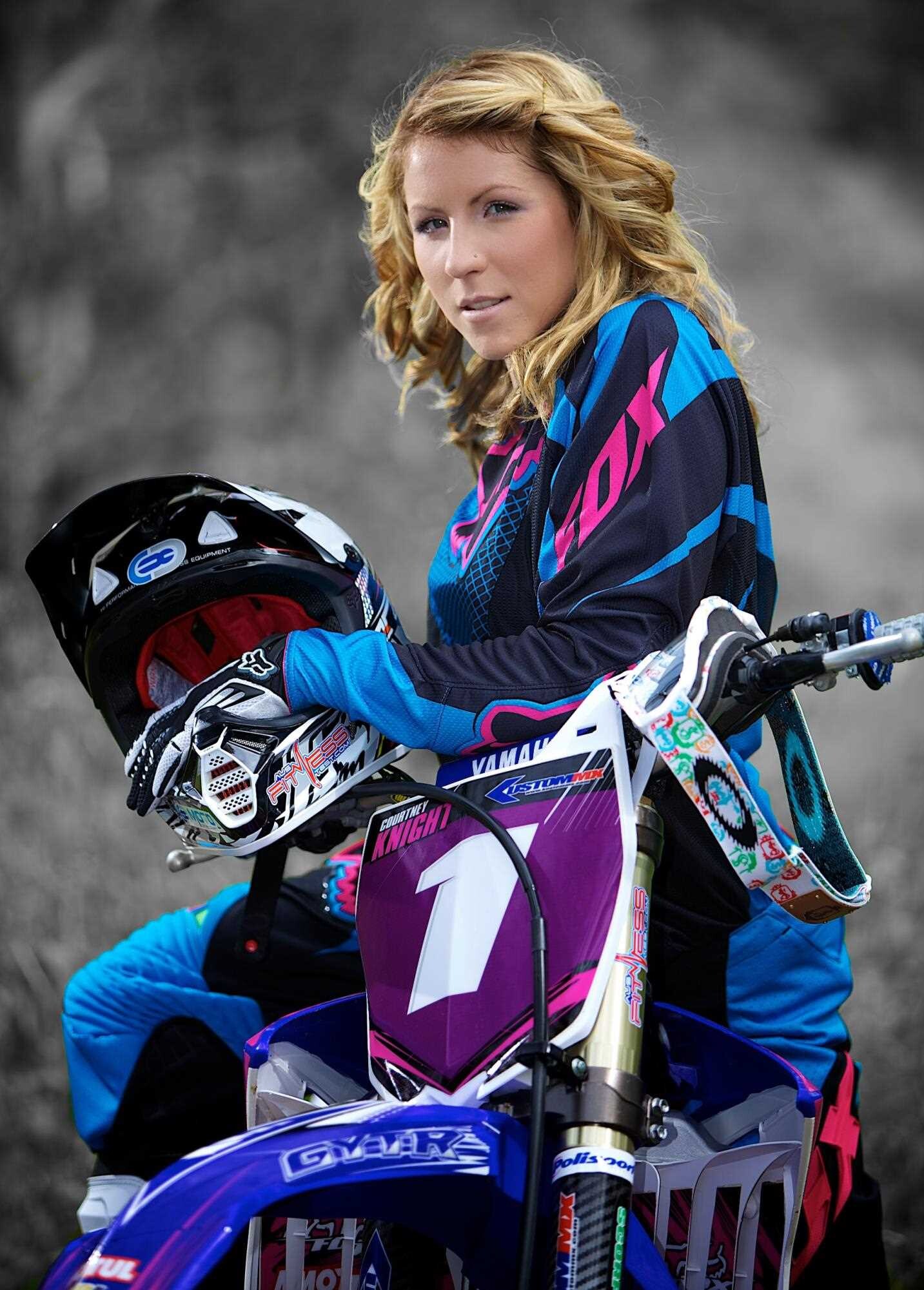 Girls and Motorcycles: Courtney Knight, Women’s Australian Dirt Track Championships, Racing, Tamworth. 1440x2010 HD Wallpaper.