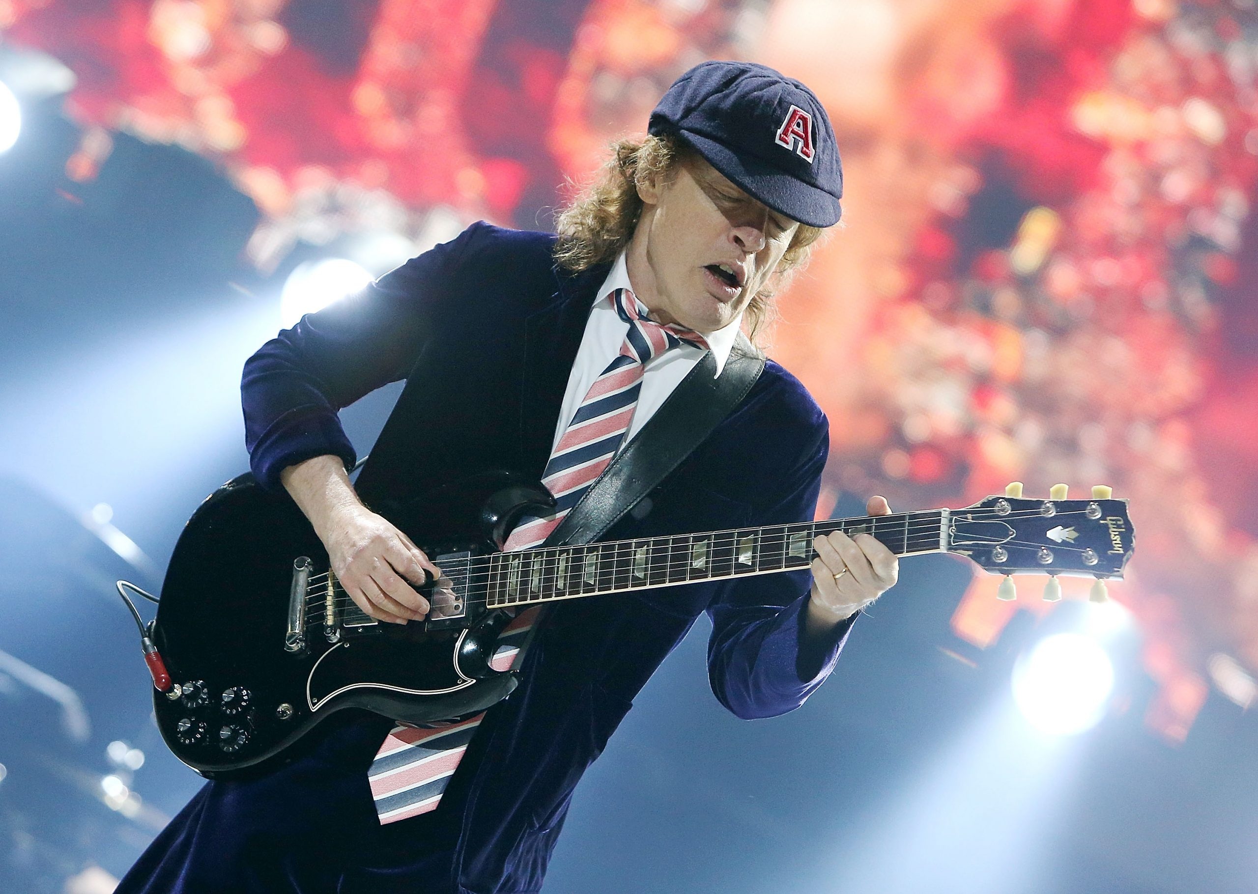 Angus Young, AC/DC legacy, Toilet songwriting, Rock legends, 2560x1820 HD Desktop