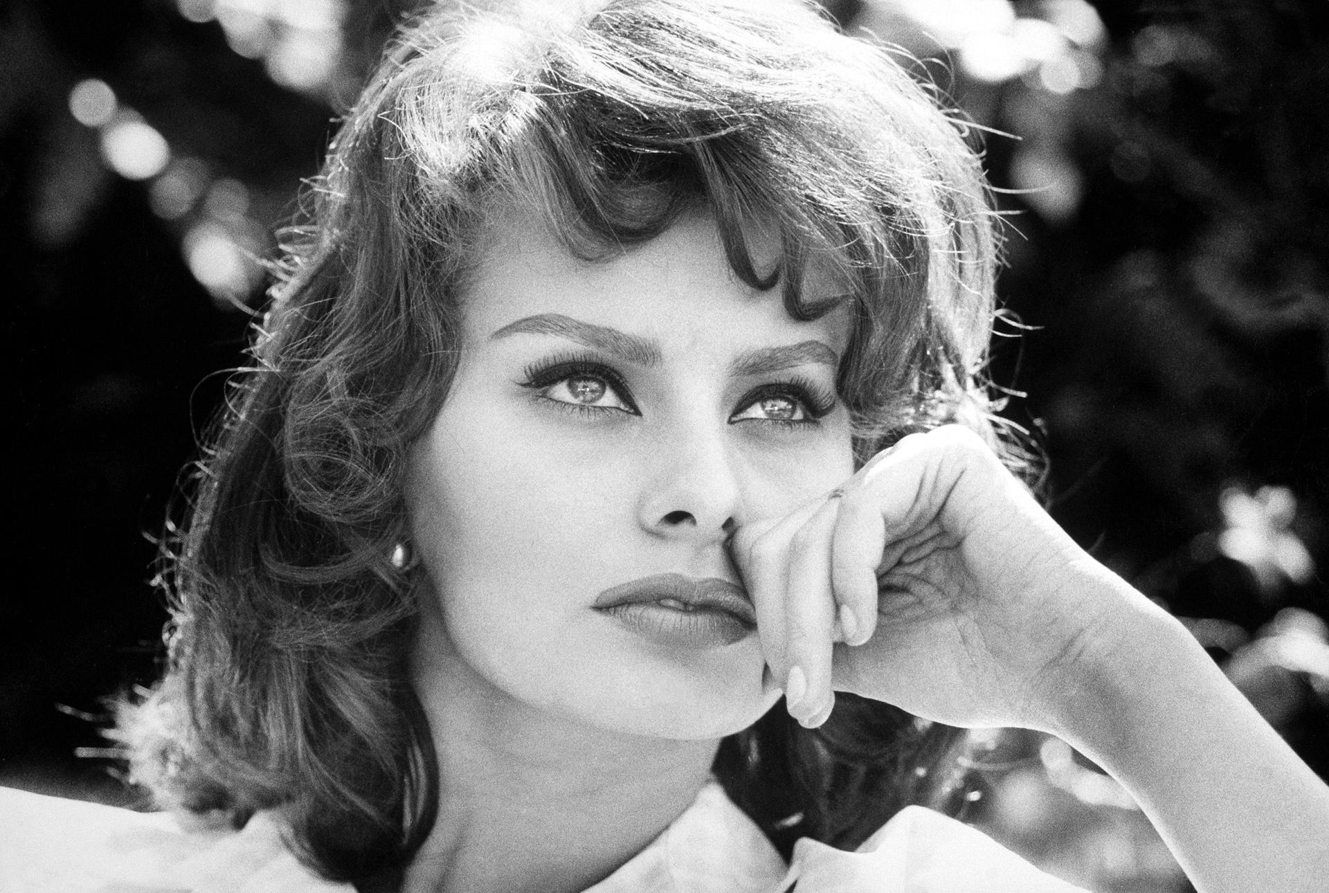 Sophia Loren movies, Actress wallpaper, Classic portrait, Iconic image, 1920x1290 HD Desktop